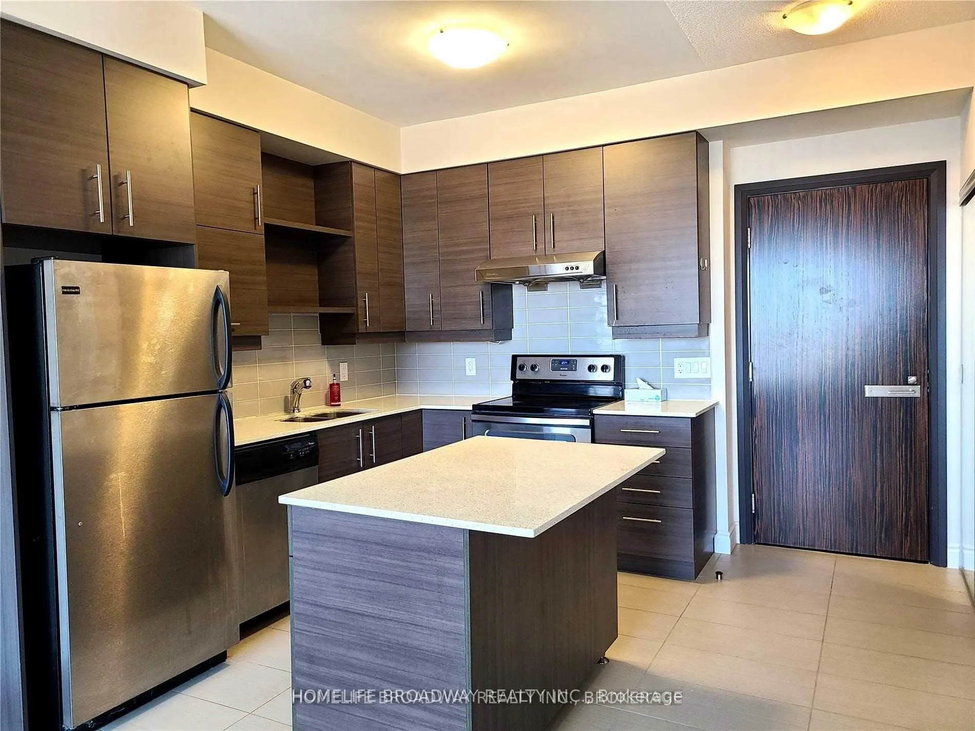 325 South Park Road, #905