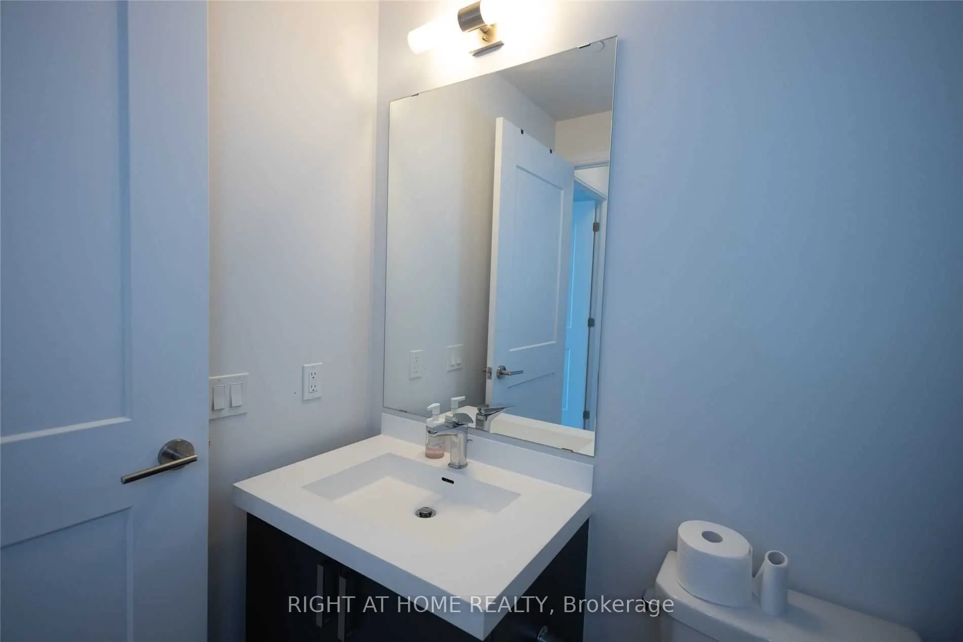 7895 Jane Street, #218