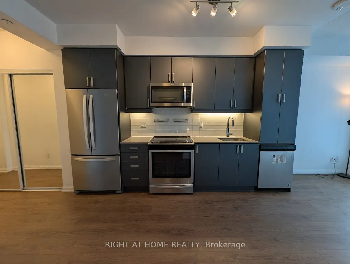 7895 Jane Street, #218