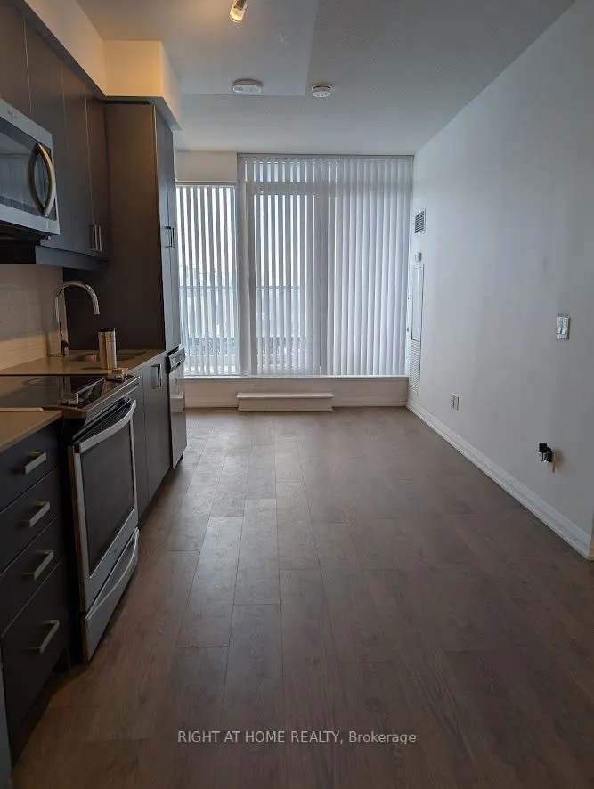 7895 Jane Street, #218