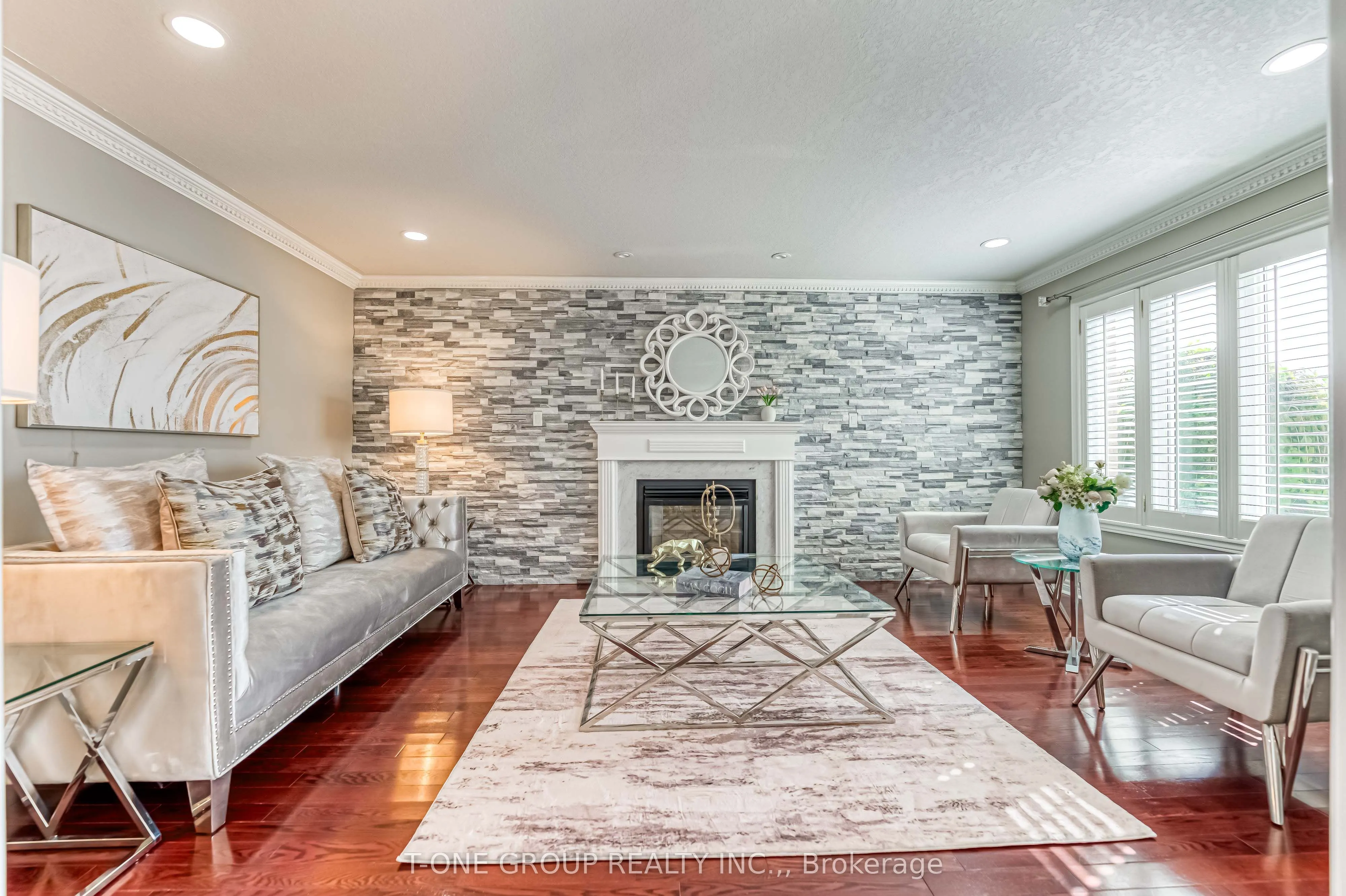 11 Saint Avenue