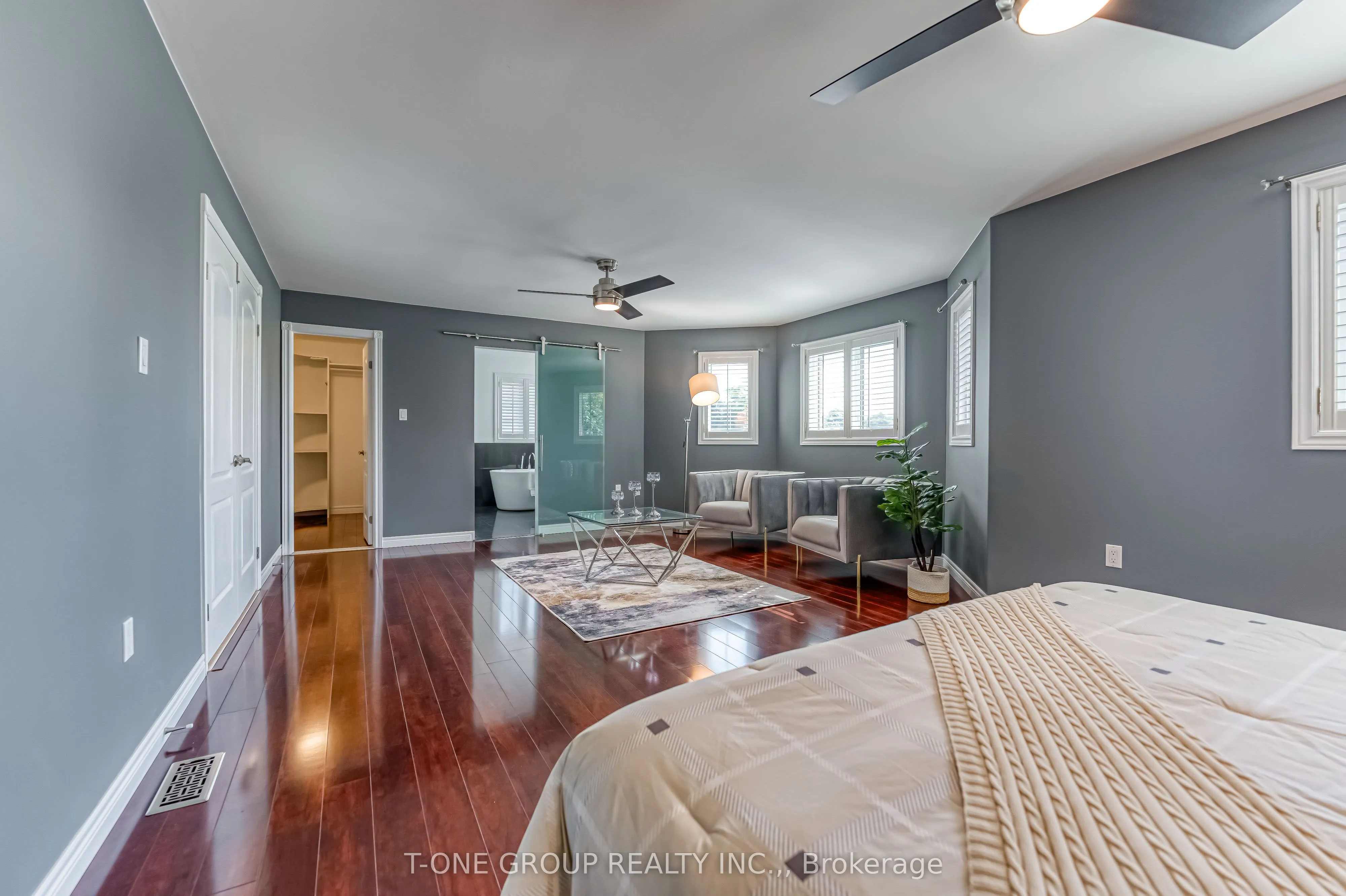 11 Saint Avenue