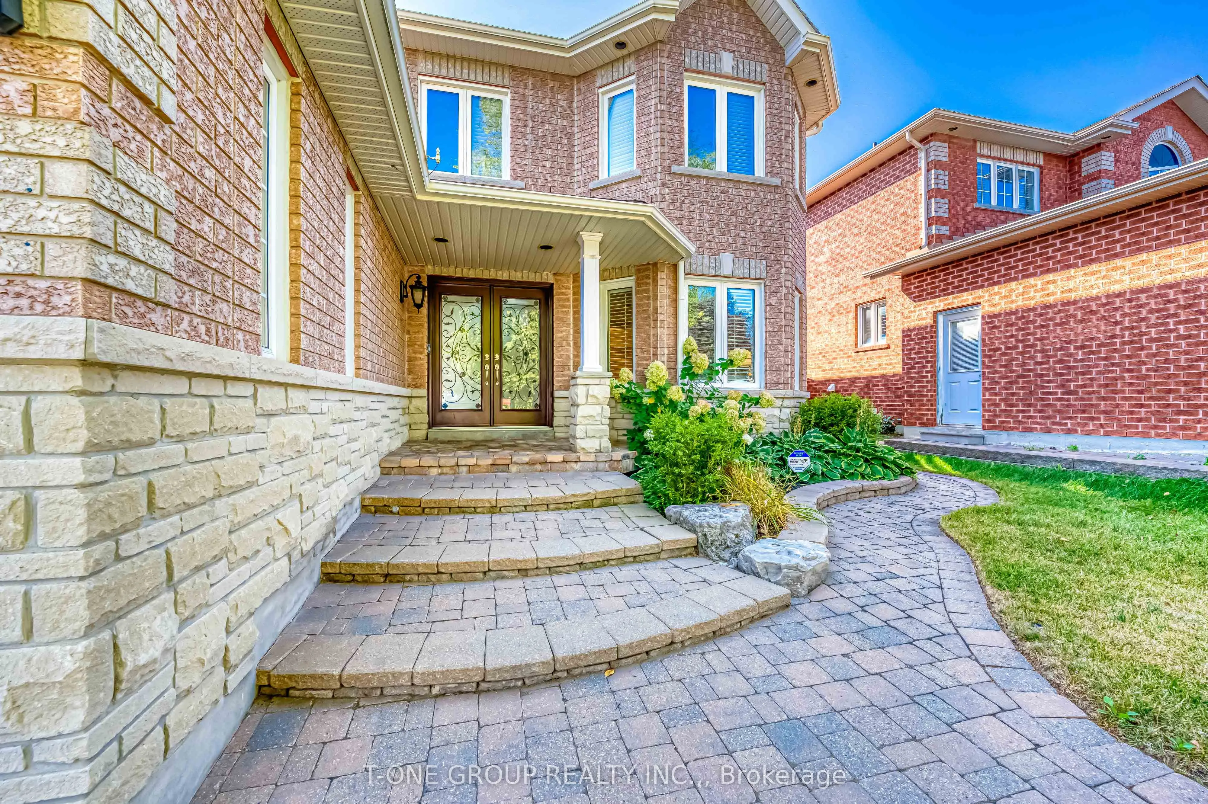 11 Saint Avenue