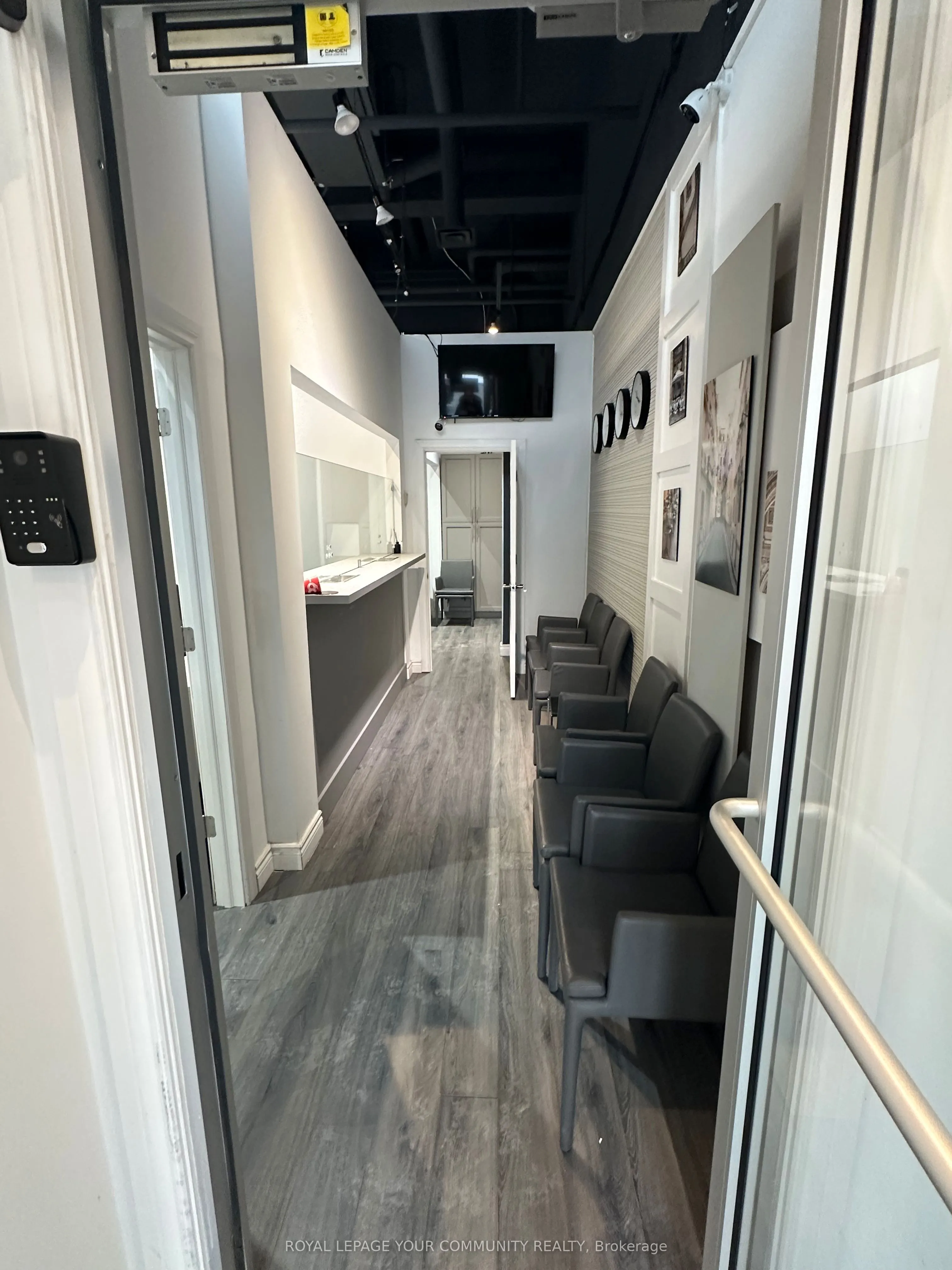 7181 Yonge Street, #18