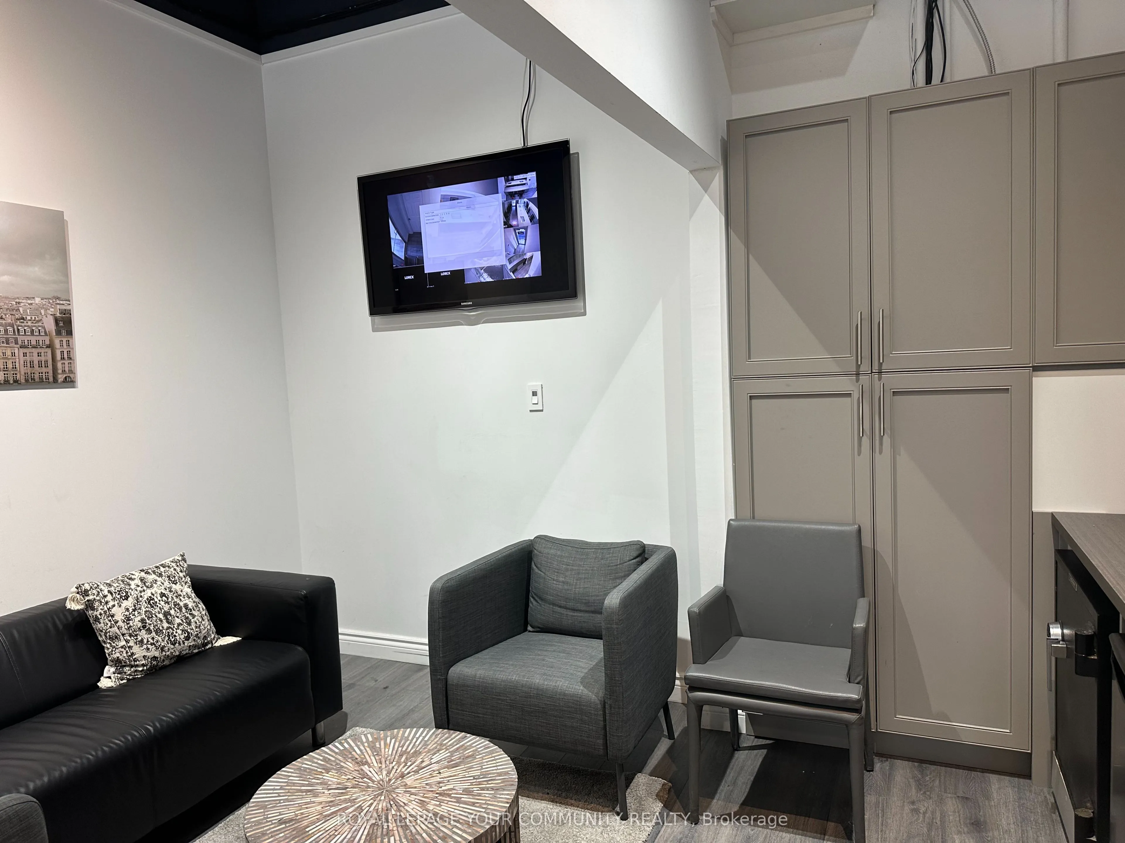 7181 Yonge Street, #18