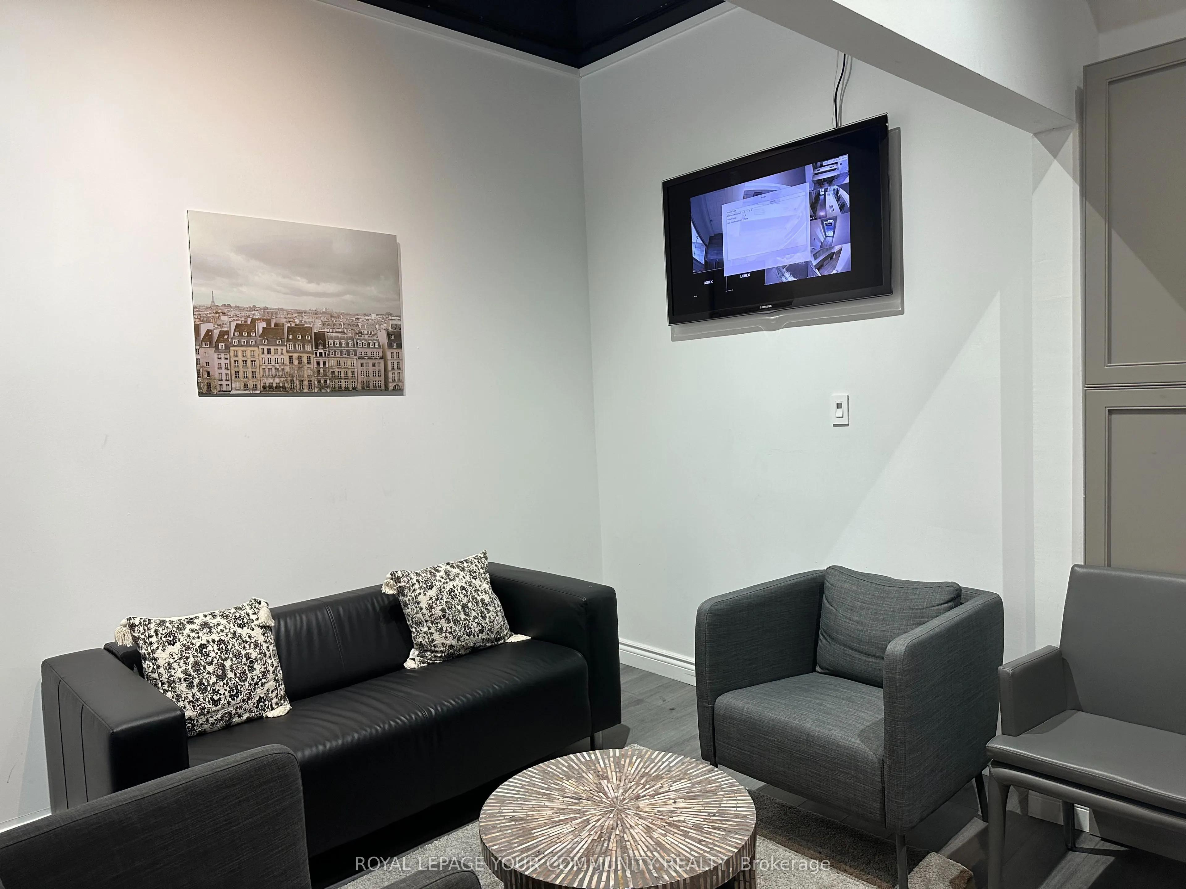 7181 Yonge Street, #18