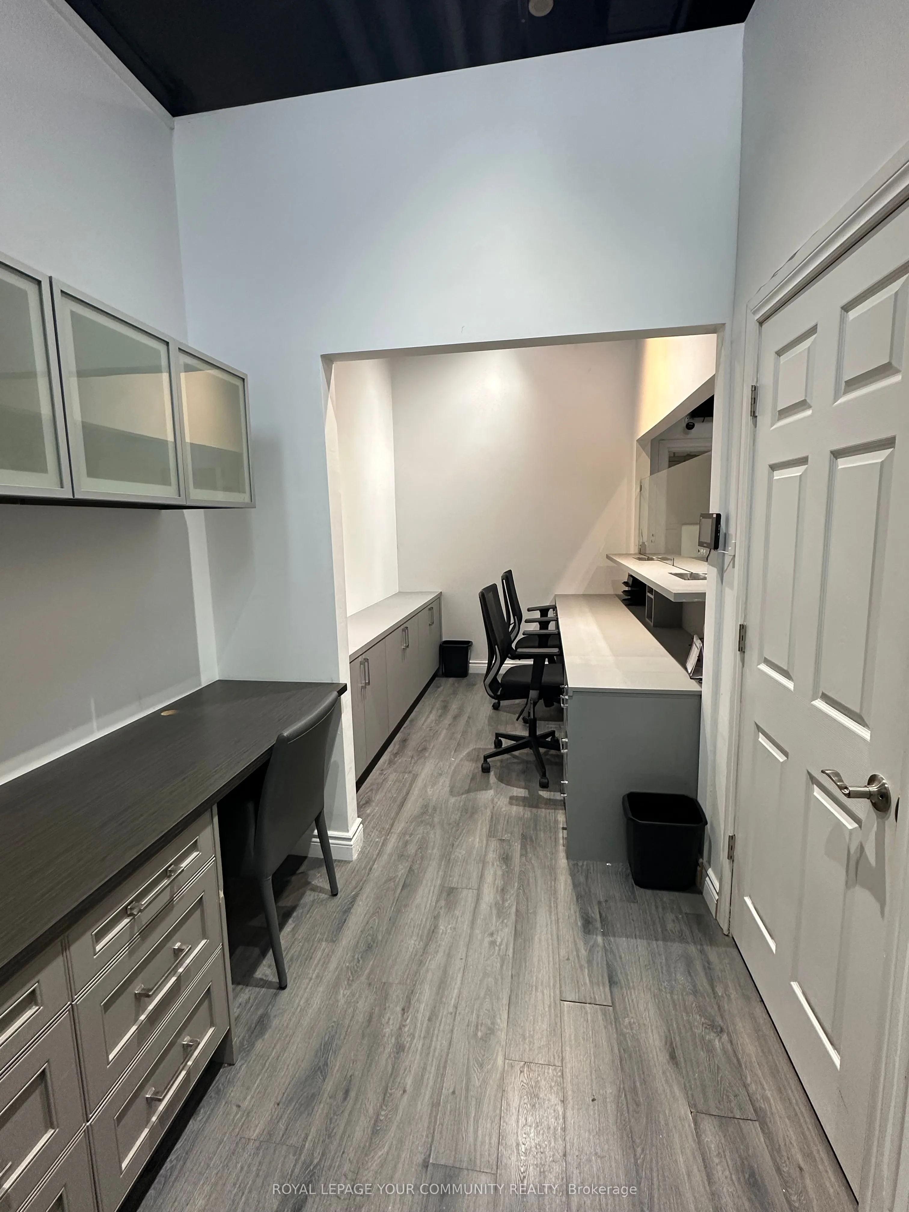 7181 Yonge Street, #18