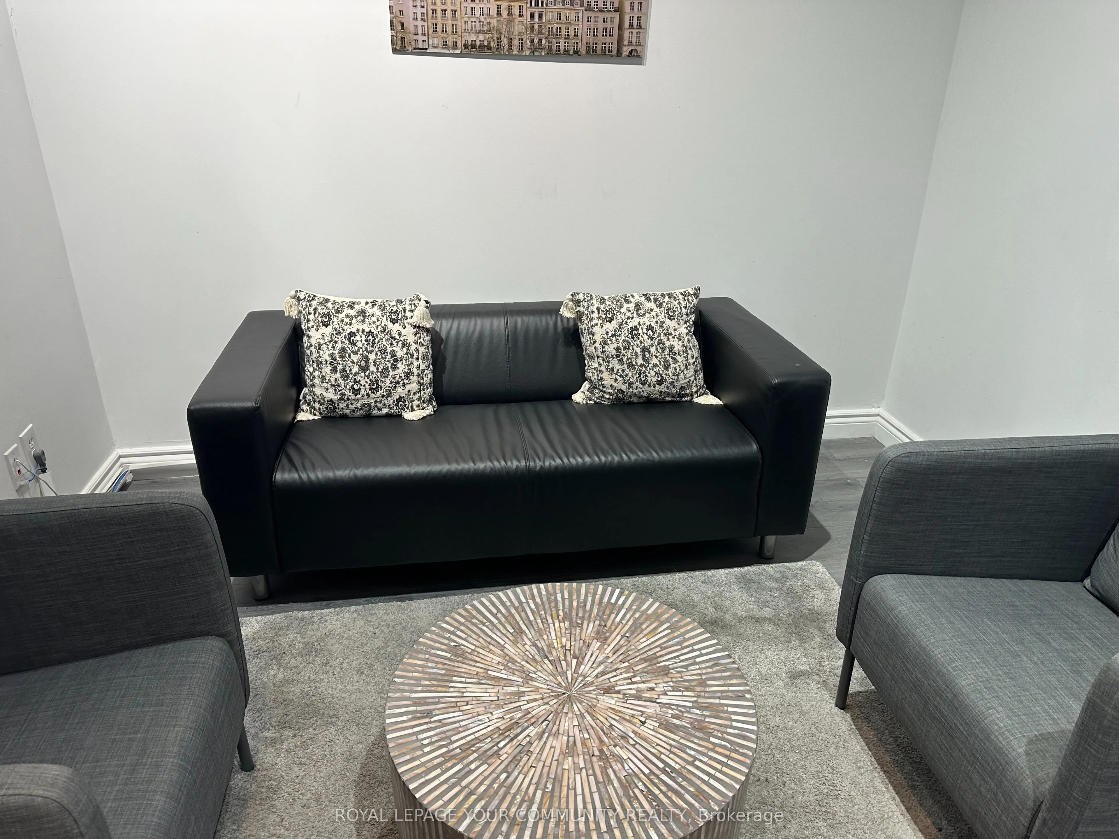 7181 Yonge Street, #18