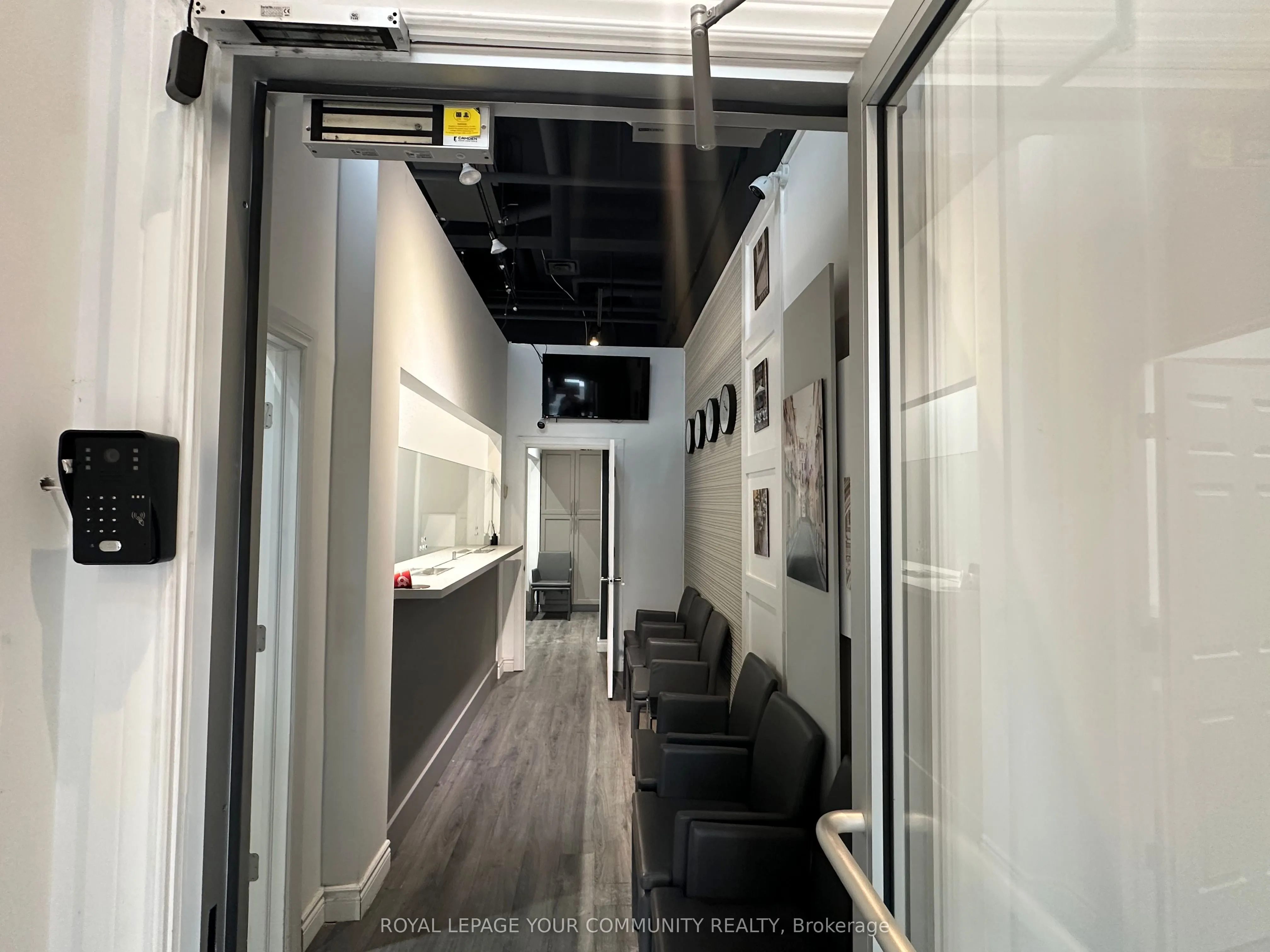 7181 Yonge Street, #18