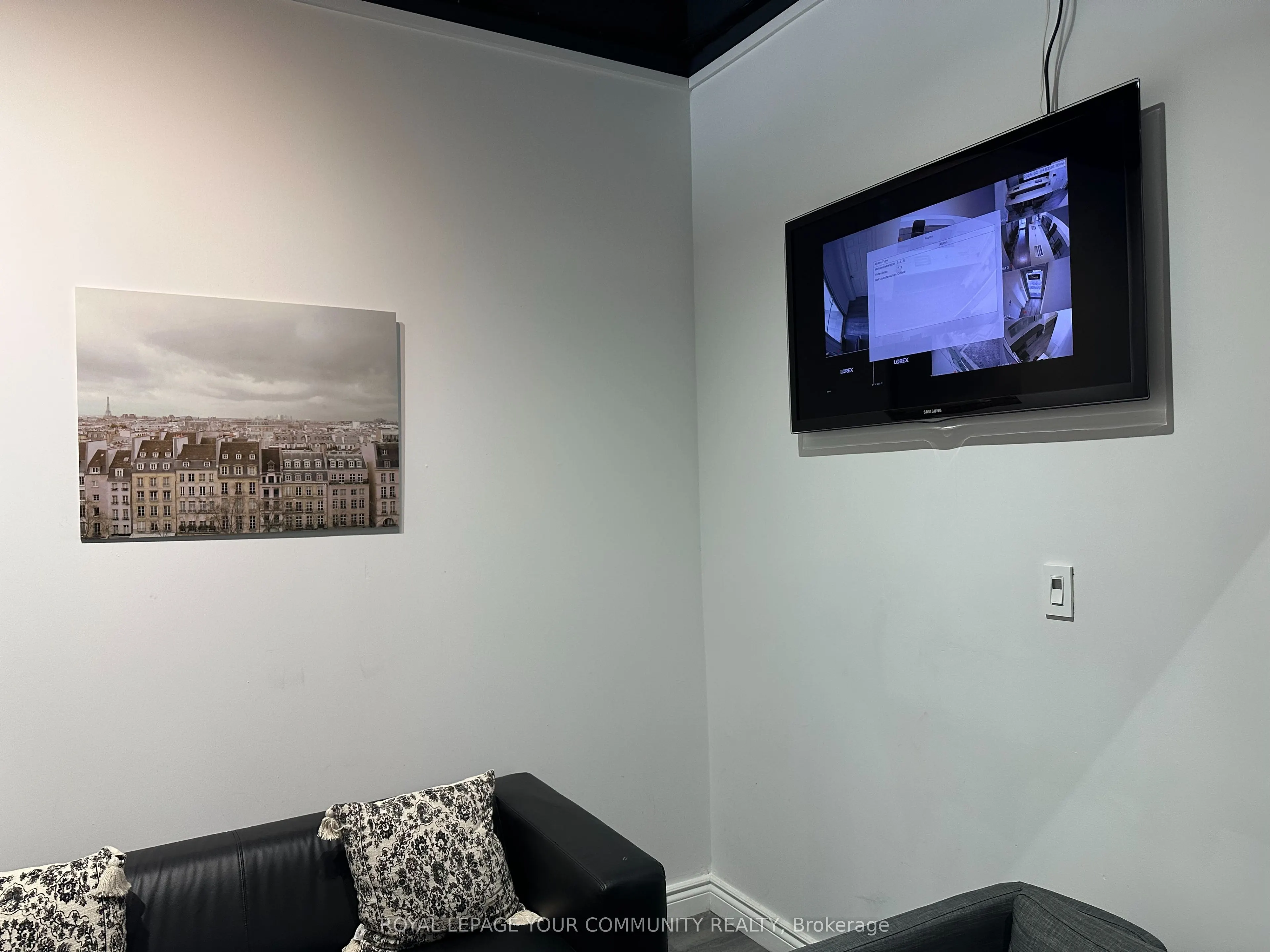 7181 Yonge Street, #18