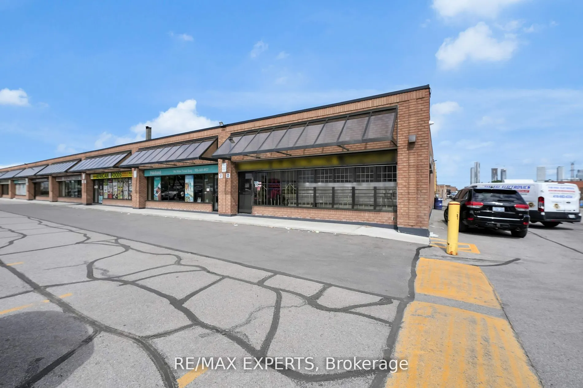 3300 Steeles Avenue N, #13