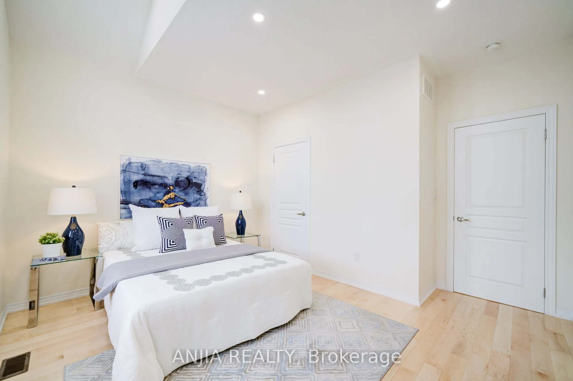 8 Wagner Drive