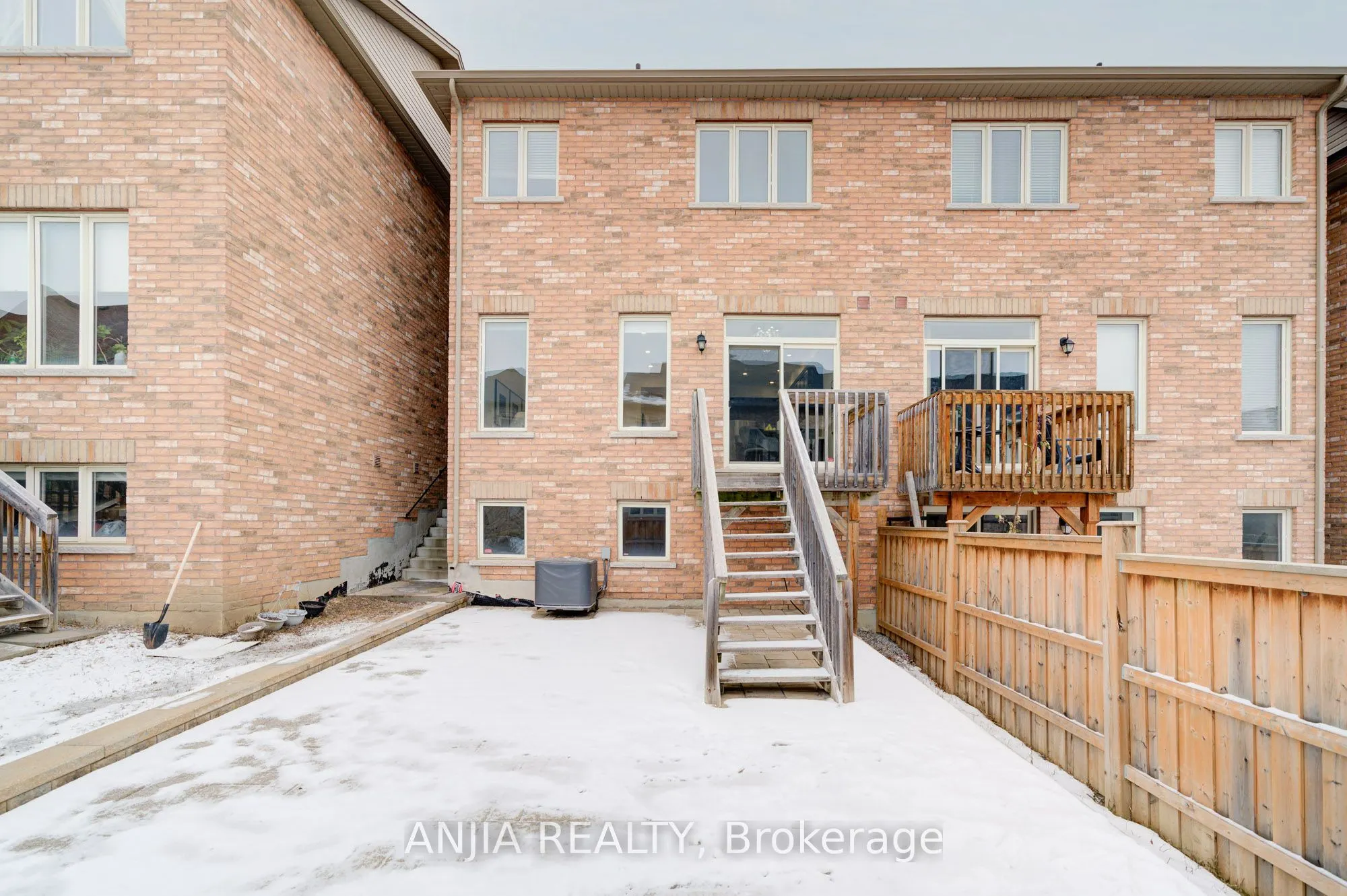 8 Wagner Drive