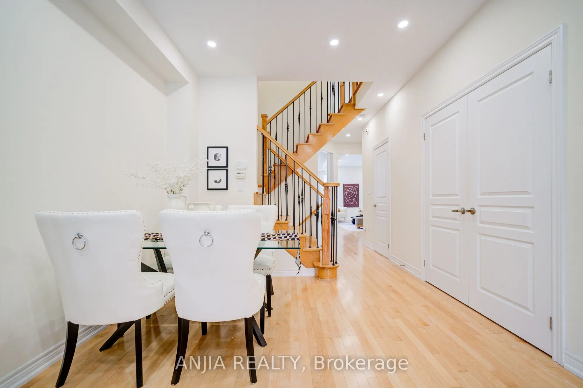8 Wagner Drive
