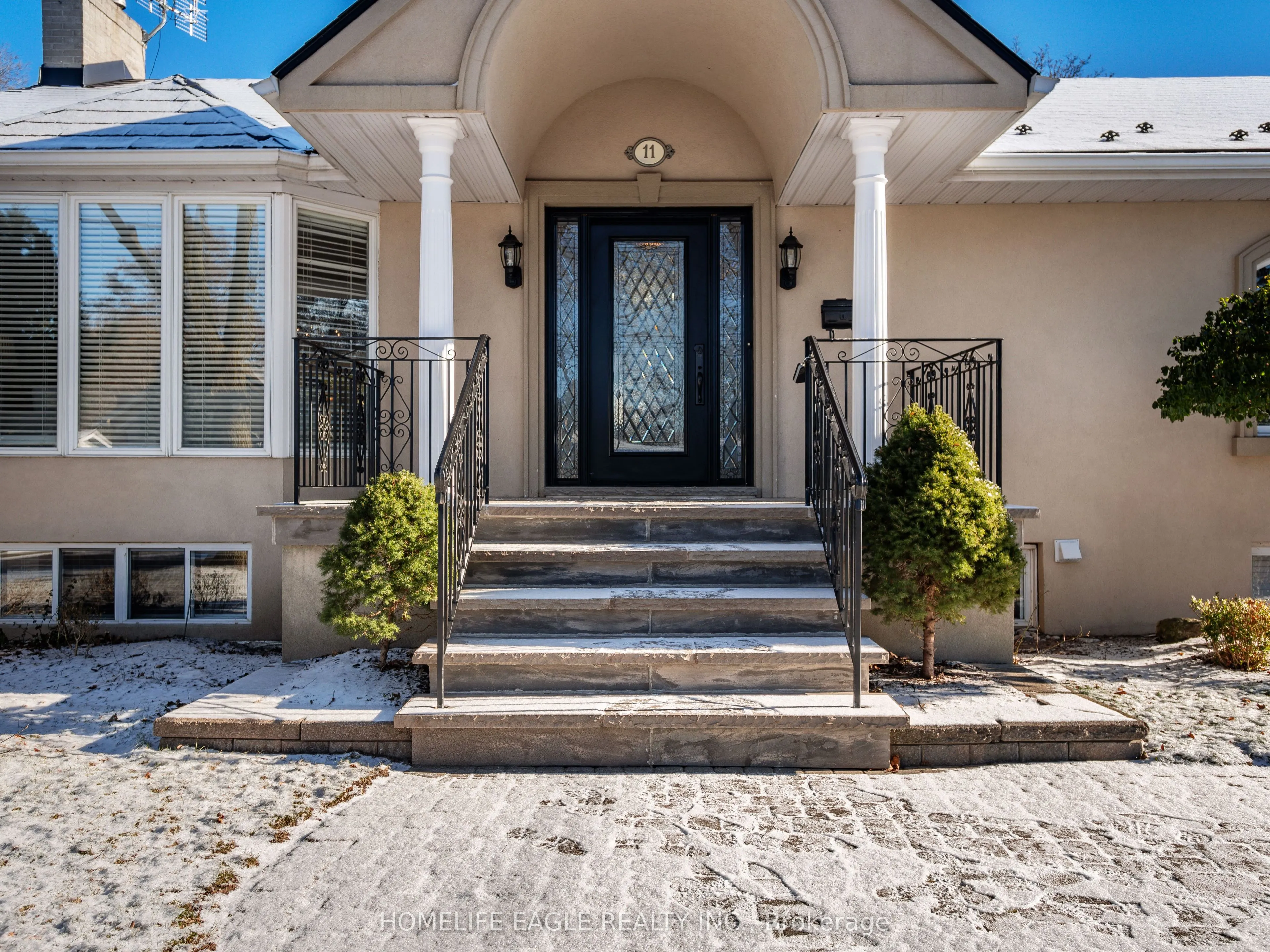 11 Knollside Drive