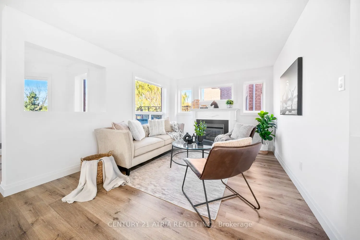 1304 Vincent Crescent