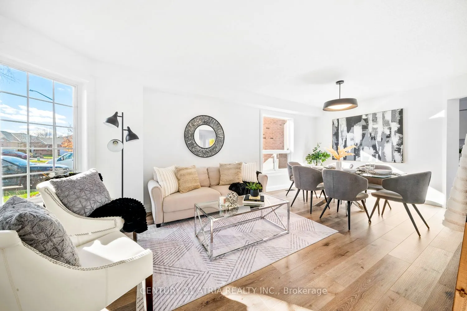 1304 Vincent Crescent