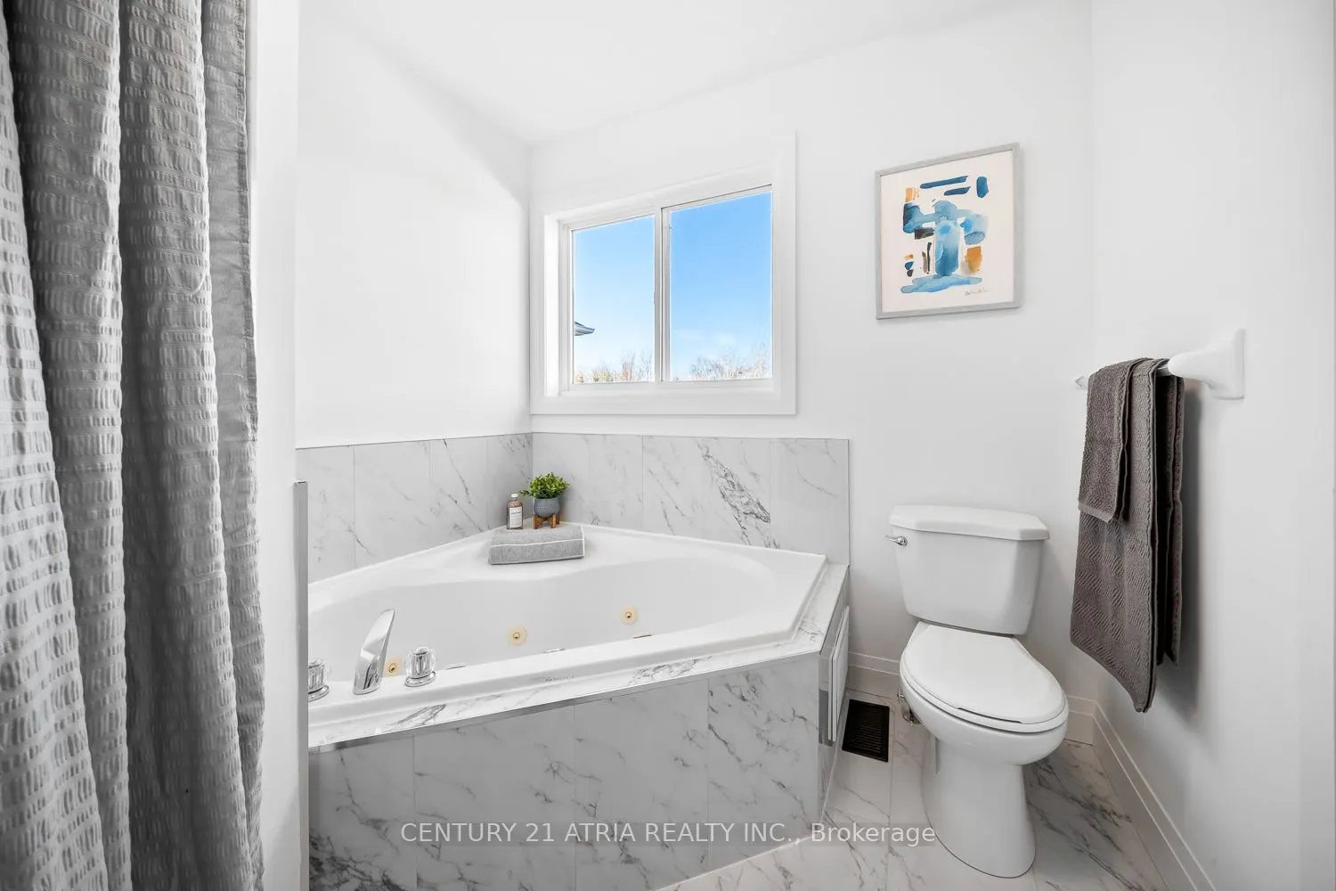 1304 Vincent Crescent