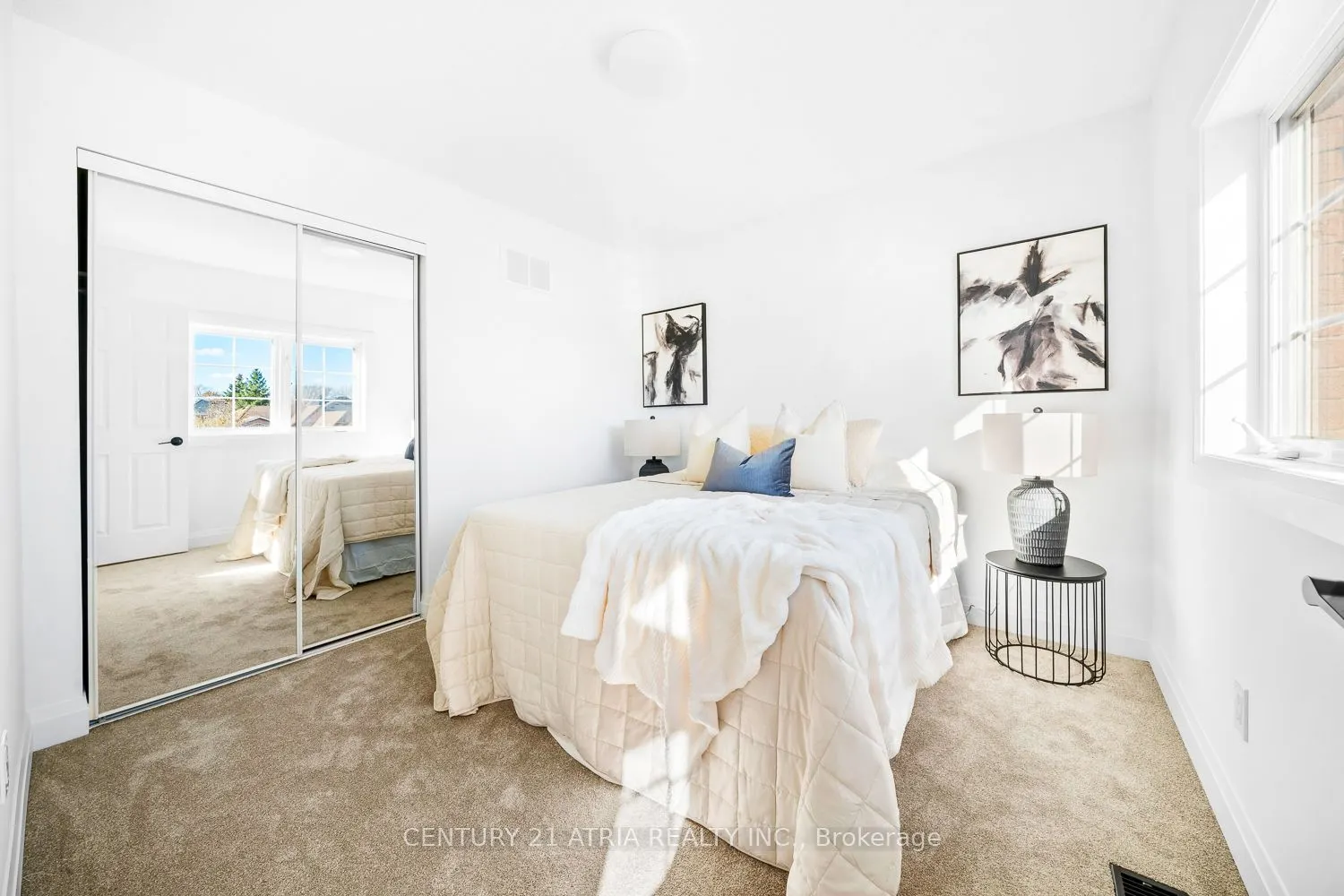 1304 Vincent Crescent