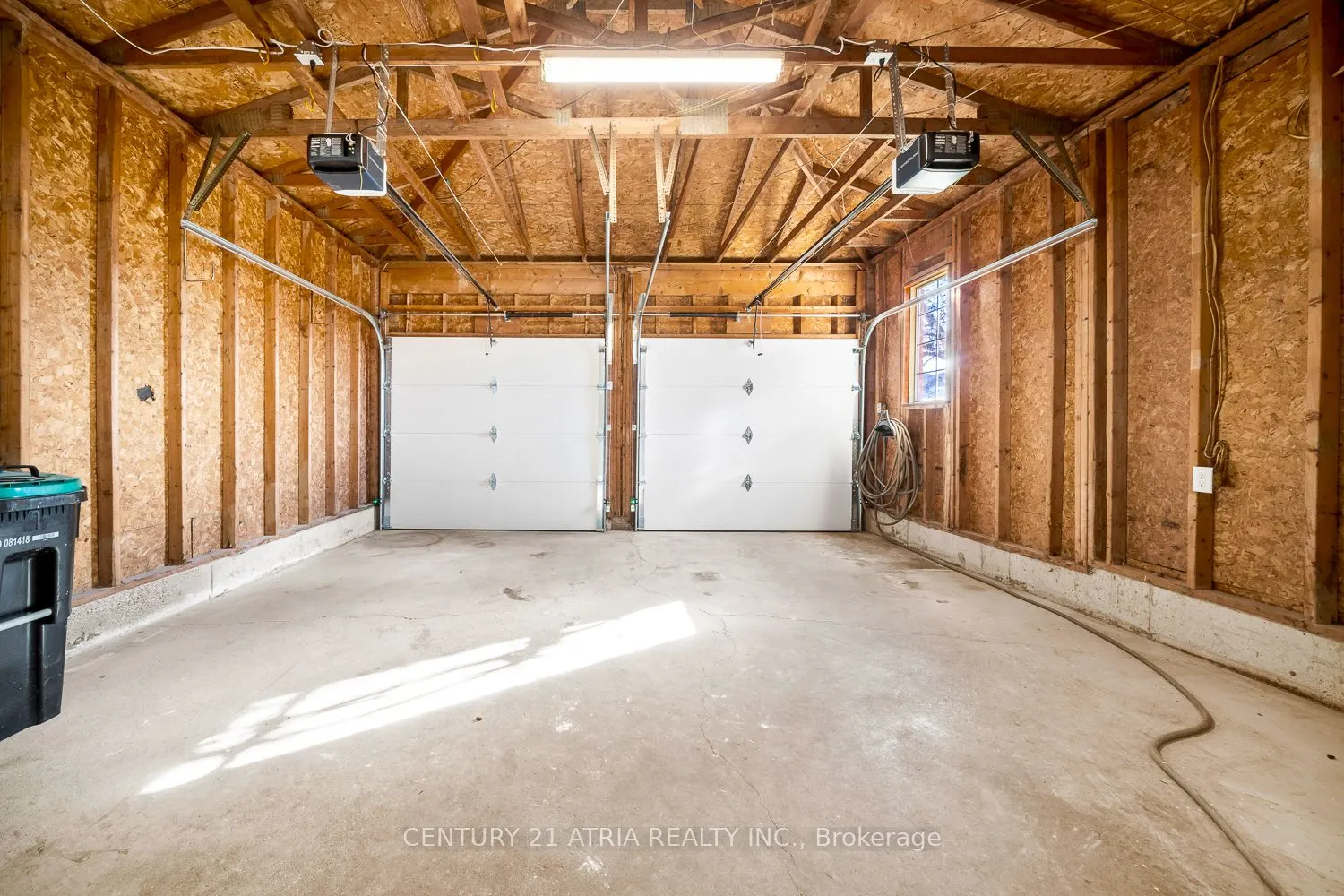 1304 Vincent Crescent