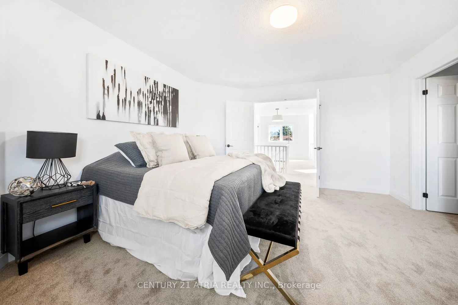 1304 Vincent Crescent