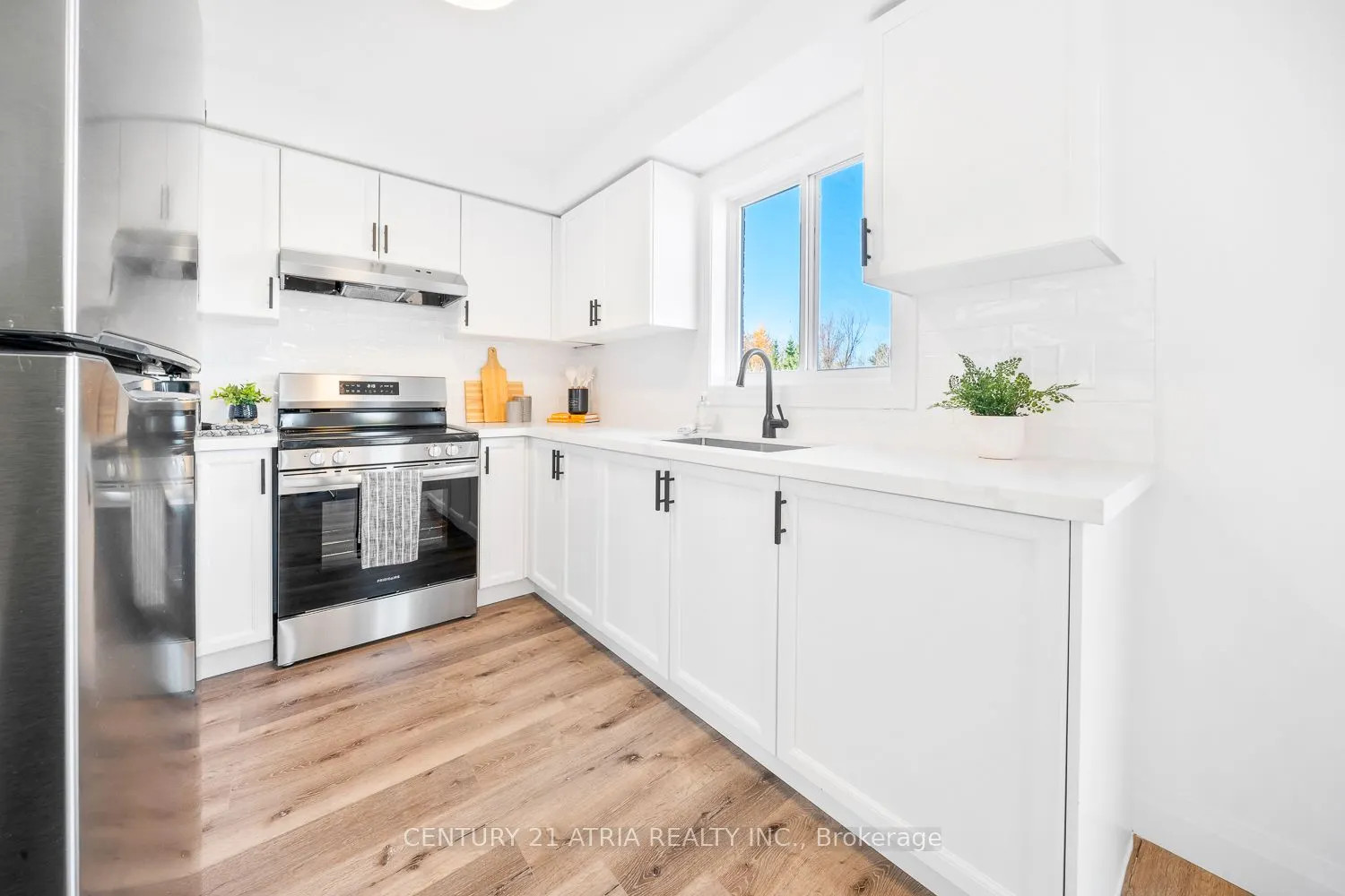 1304 Vincent Crescent