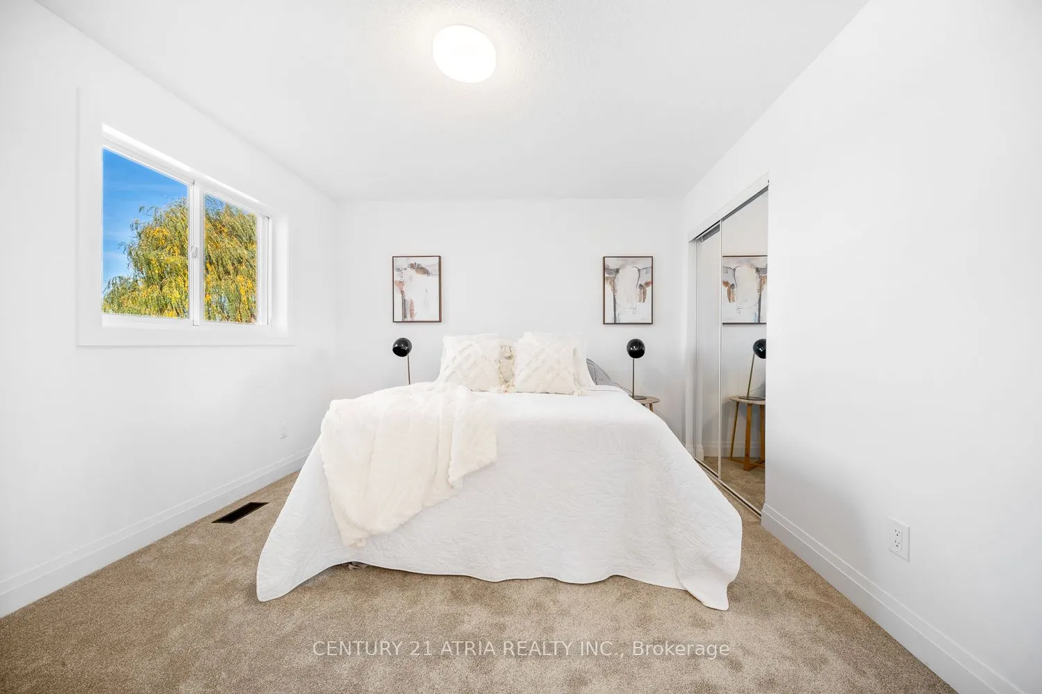 1304 Vincent Crescent