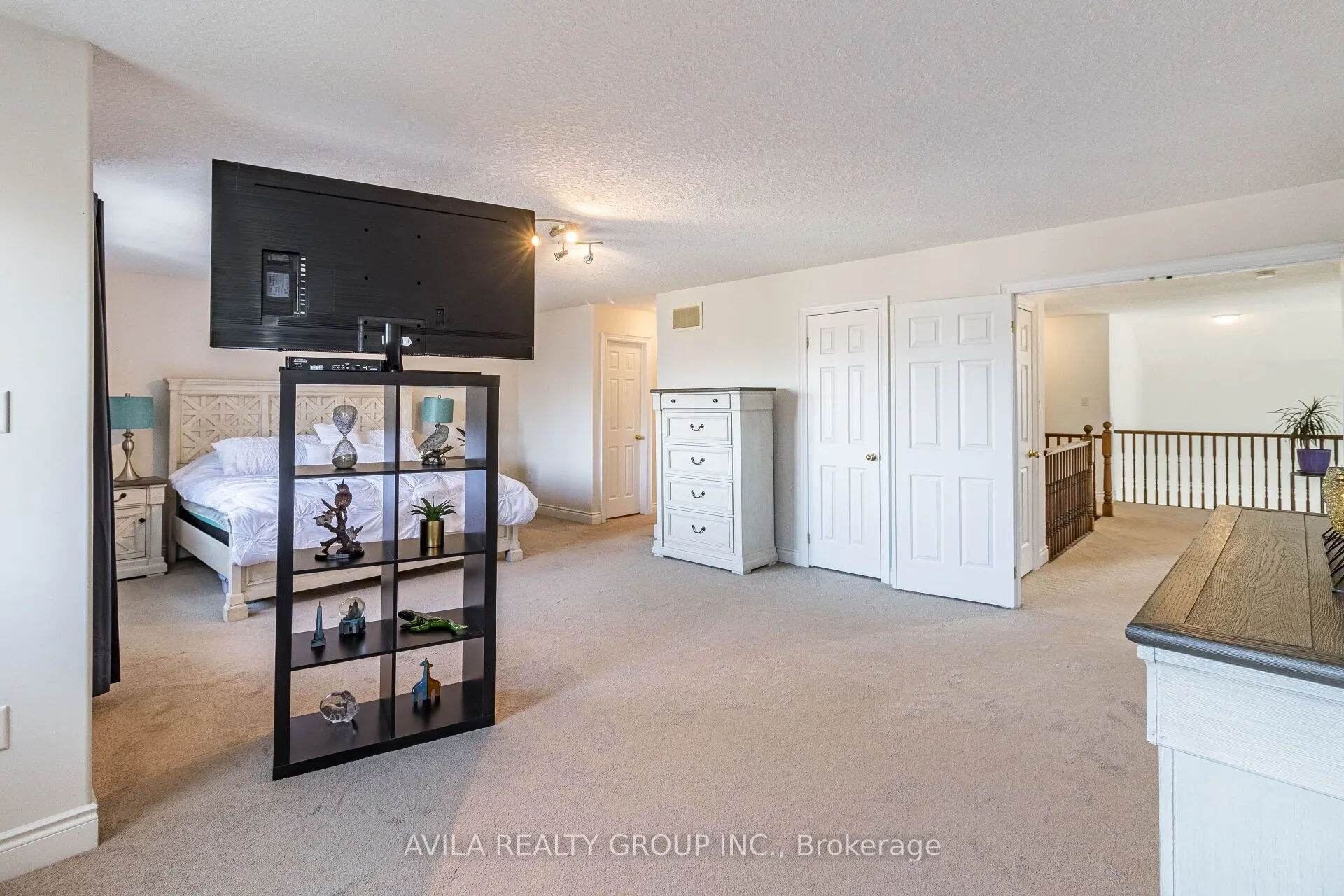 950 Booth Avenue