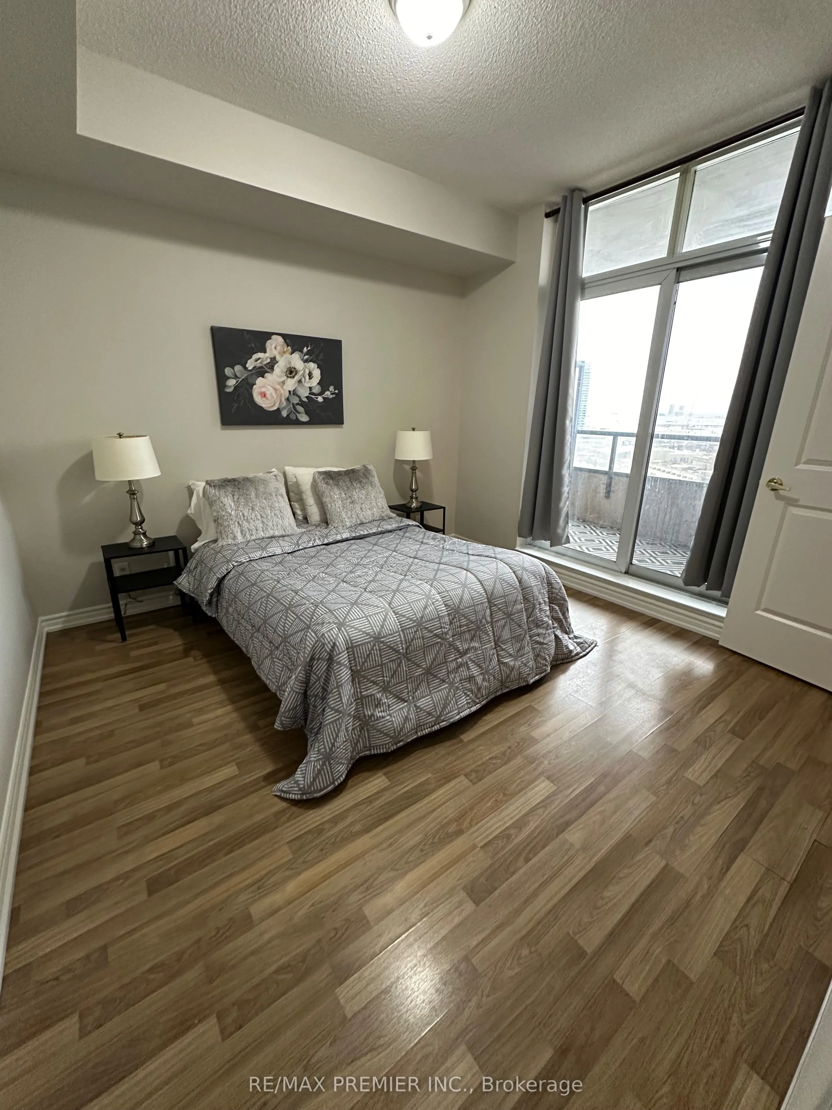 9225 Jane Street, #1401