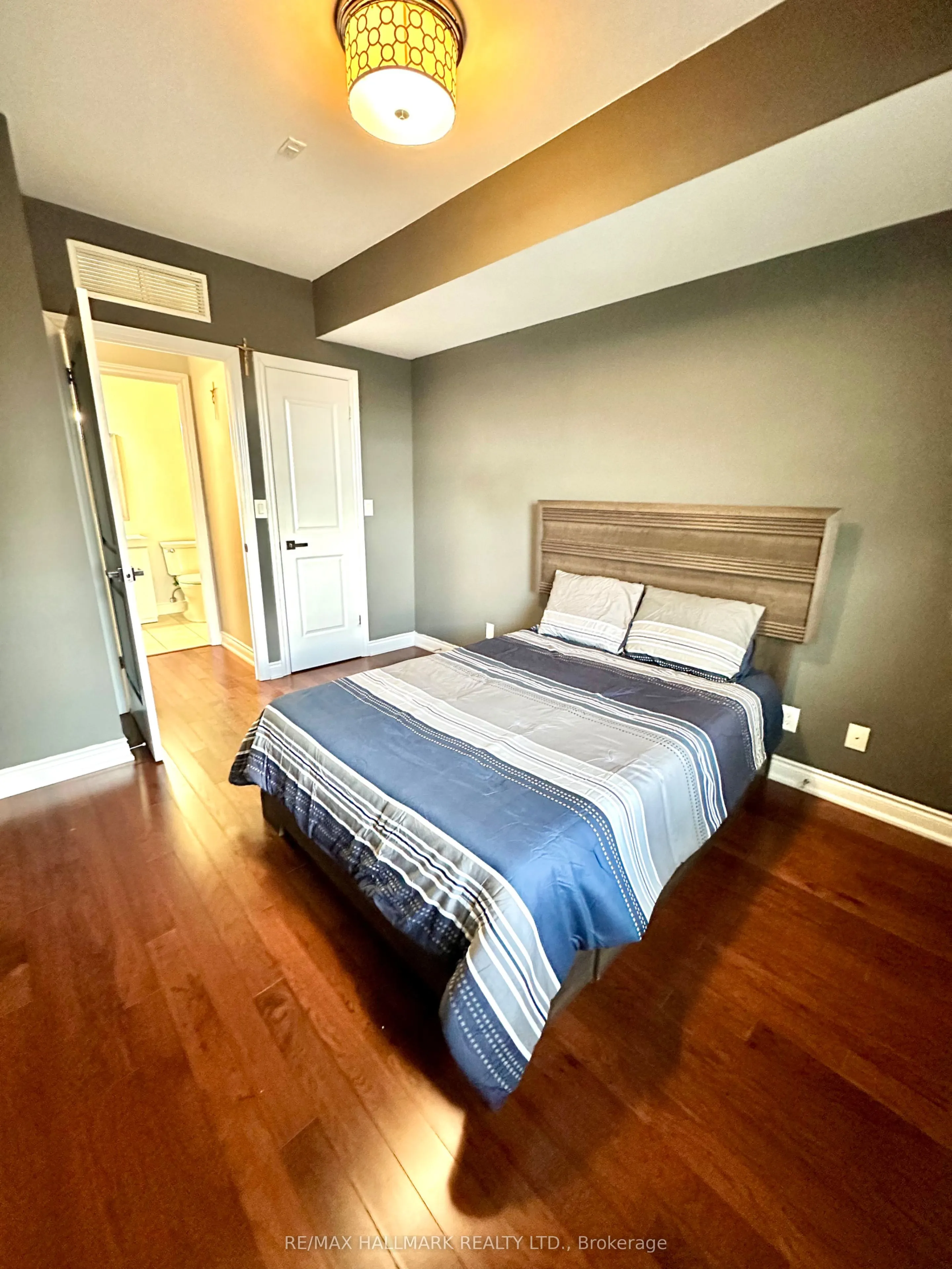 281 Woodbridge Avenue S, #410