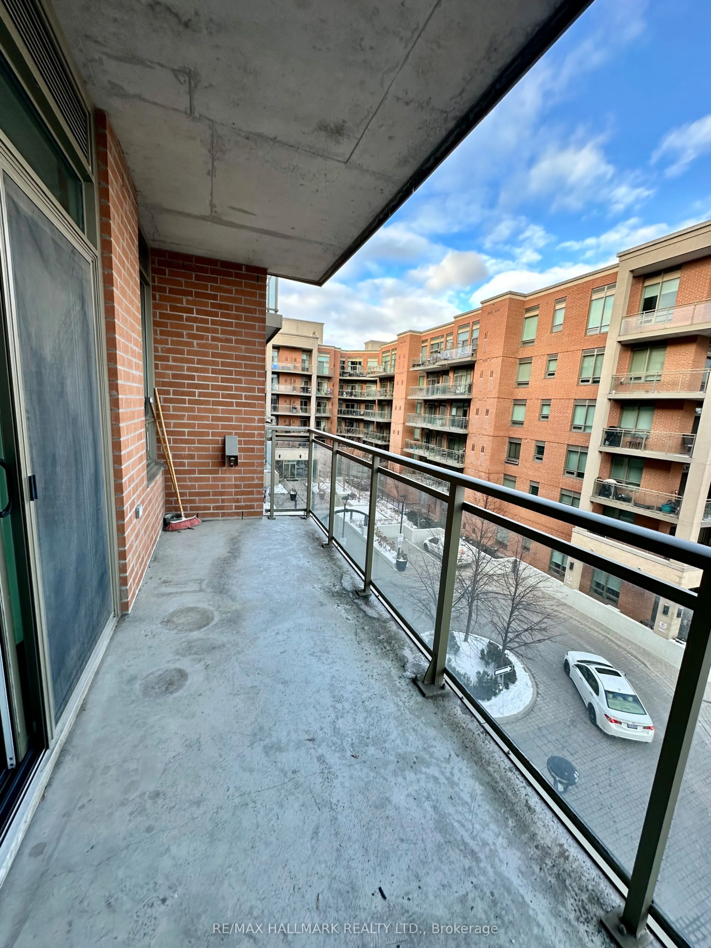 281 Woodbridge Avenue S, #410