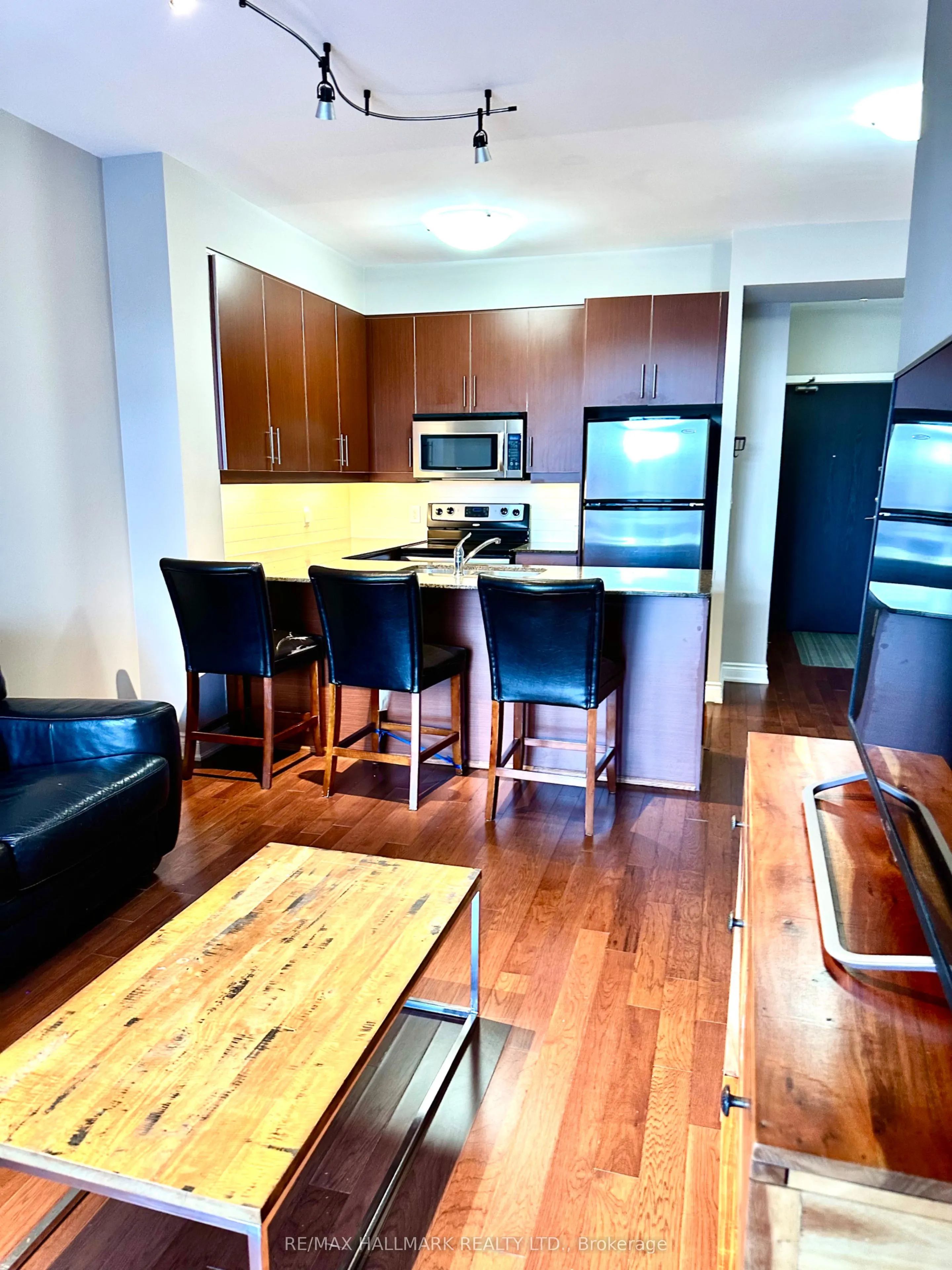 281 Woodbridge Avenue S, #410