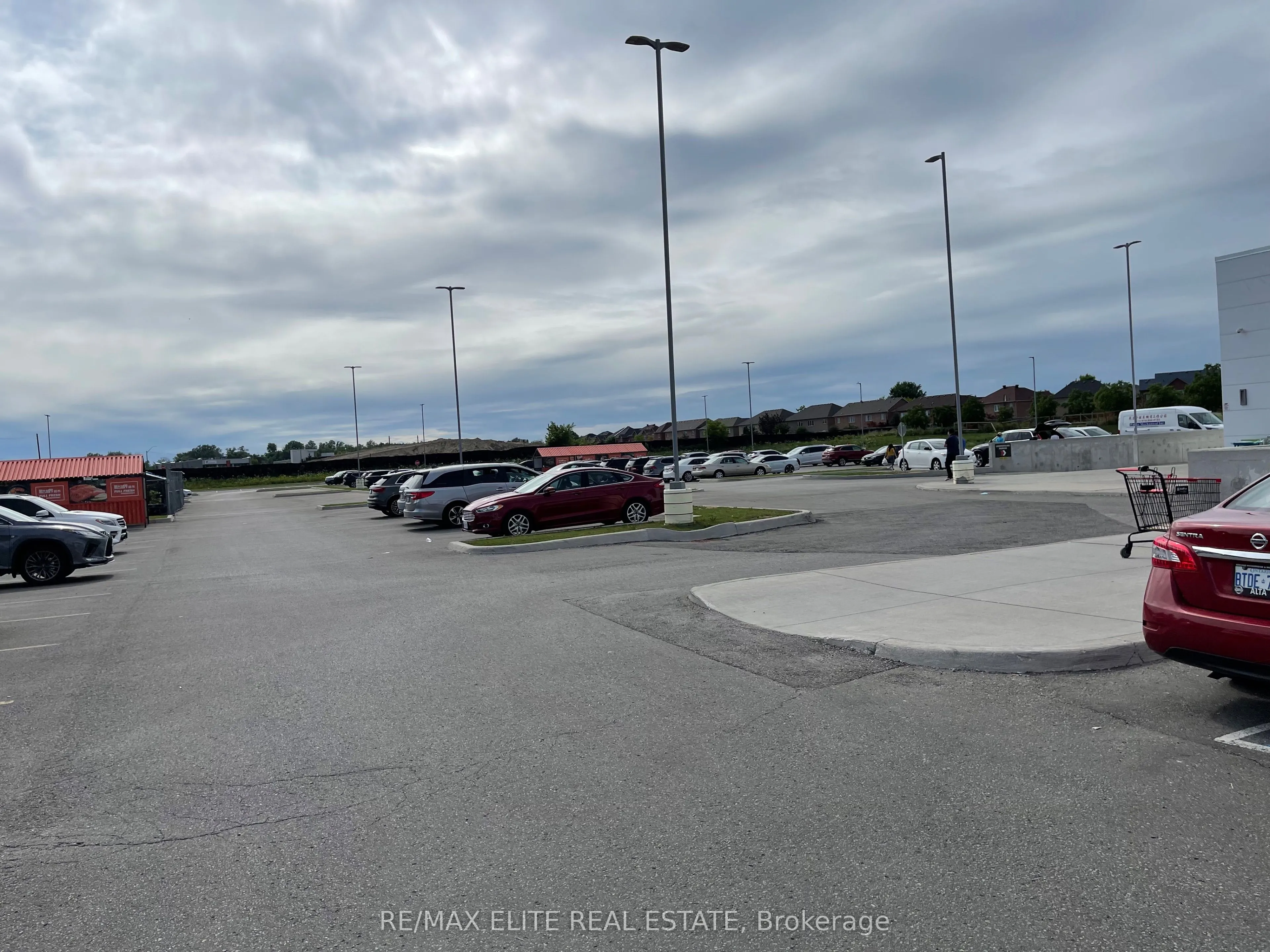9390 Woodbine Avenue, #1D10