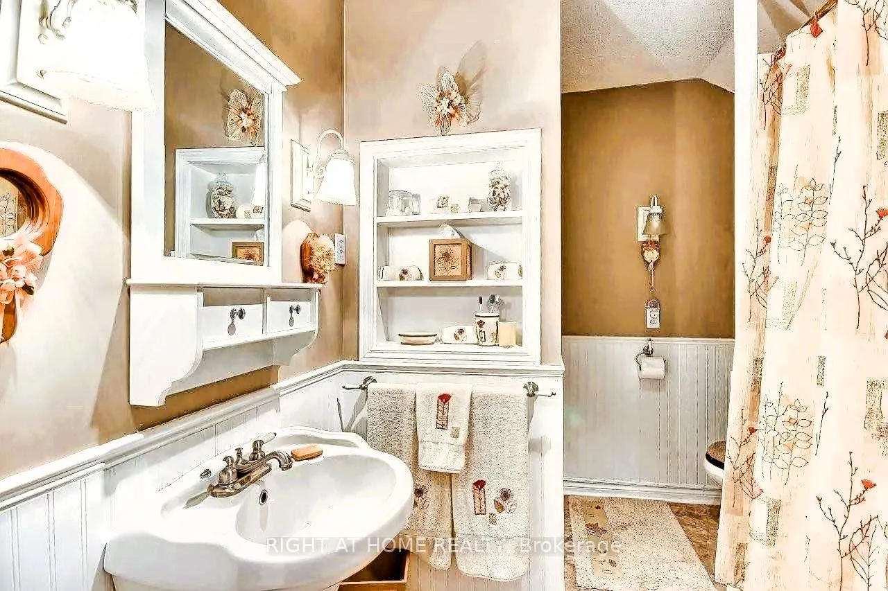 10 The Queensway S