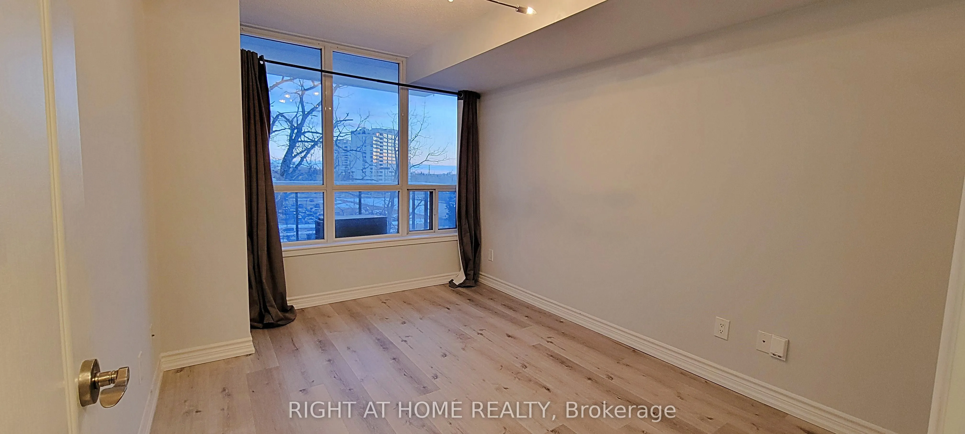 60 Disera Drive, #306