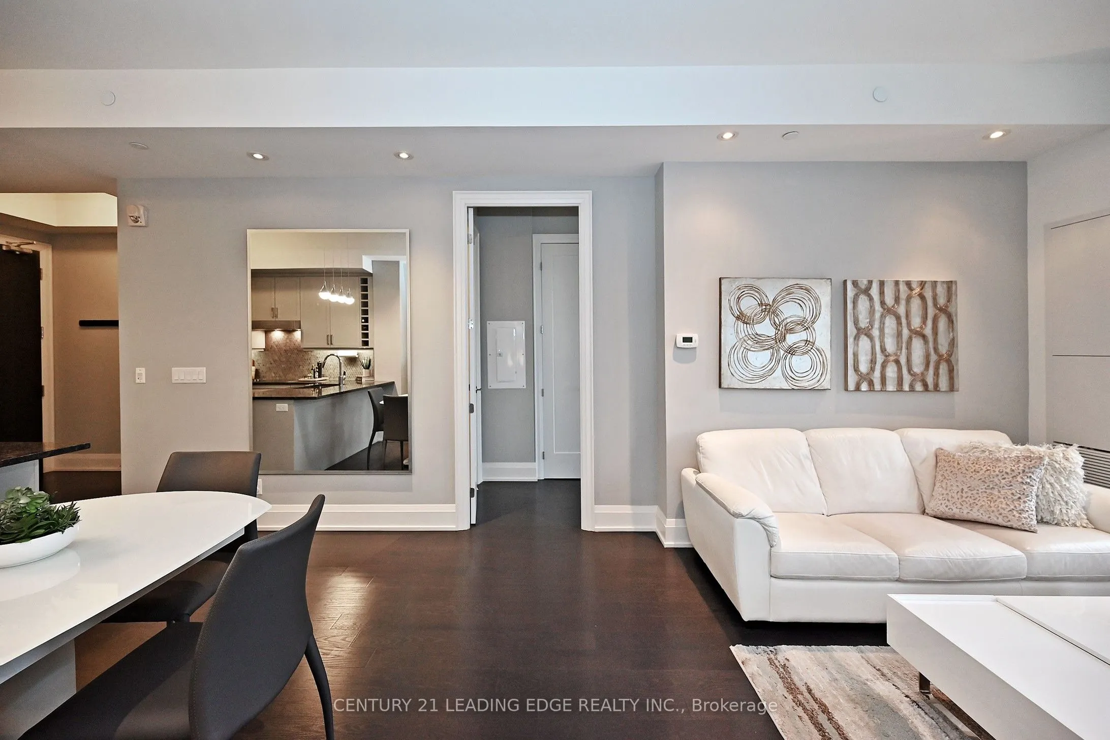 20 Fred Varley Drive, #324