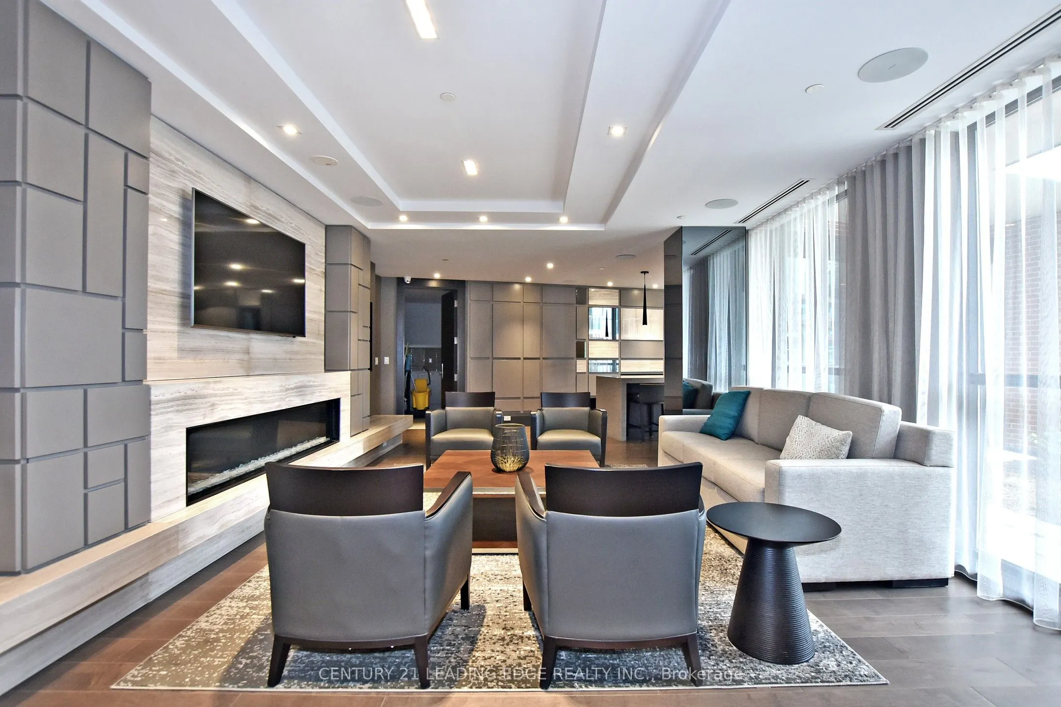 20 Fred Varley Drive, #324