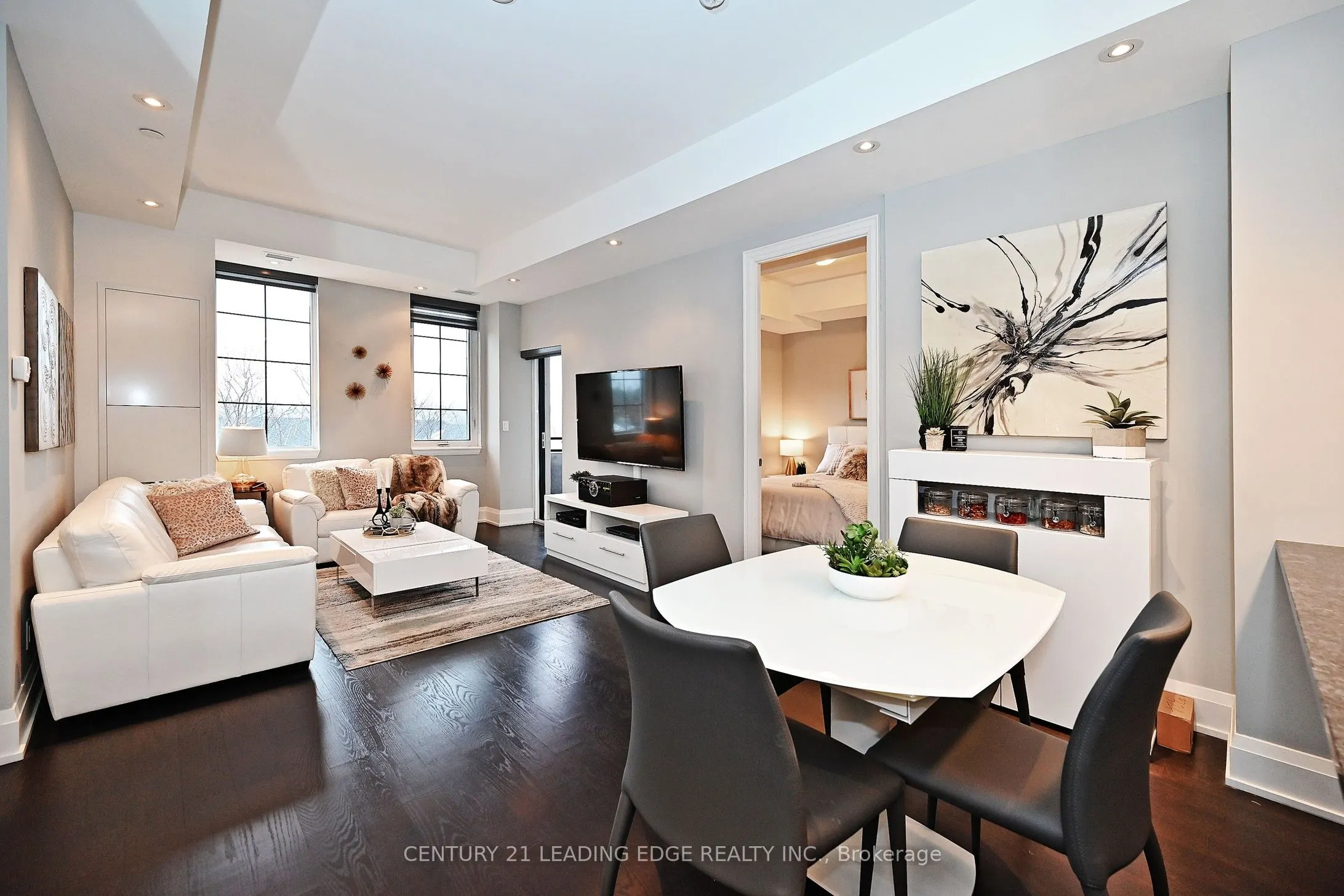20 Fred Varley Drive, #324