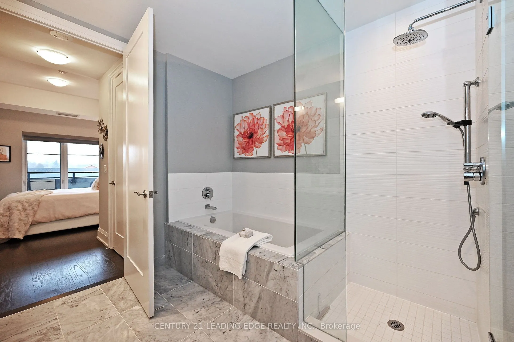 20 Fred Varley Drive, #324