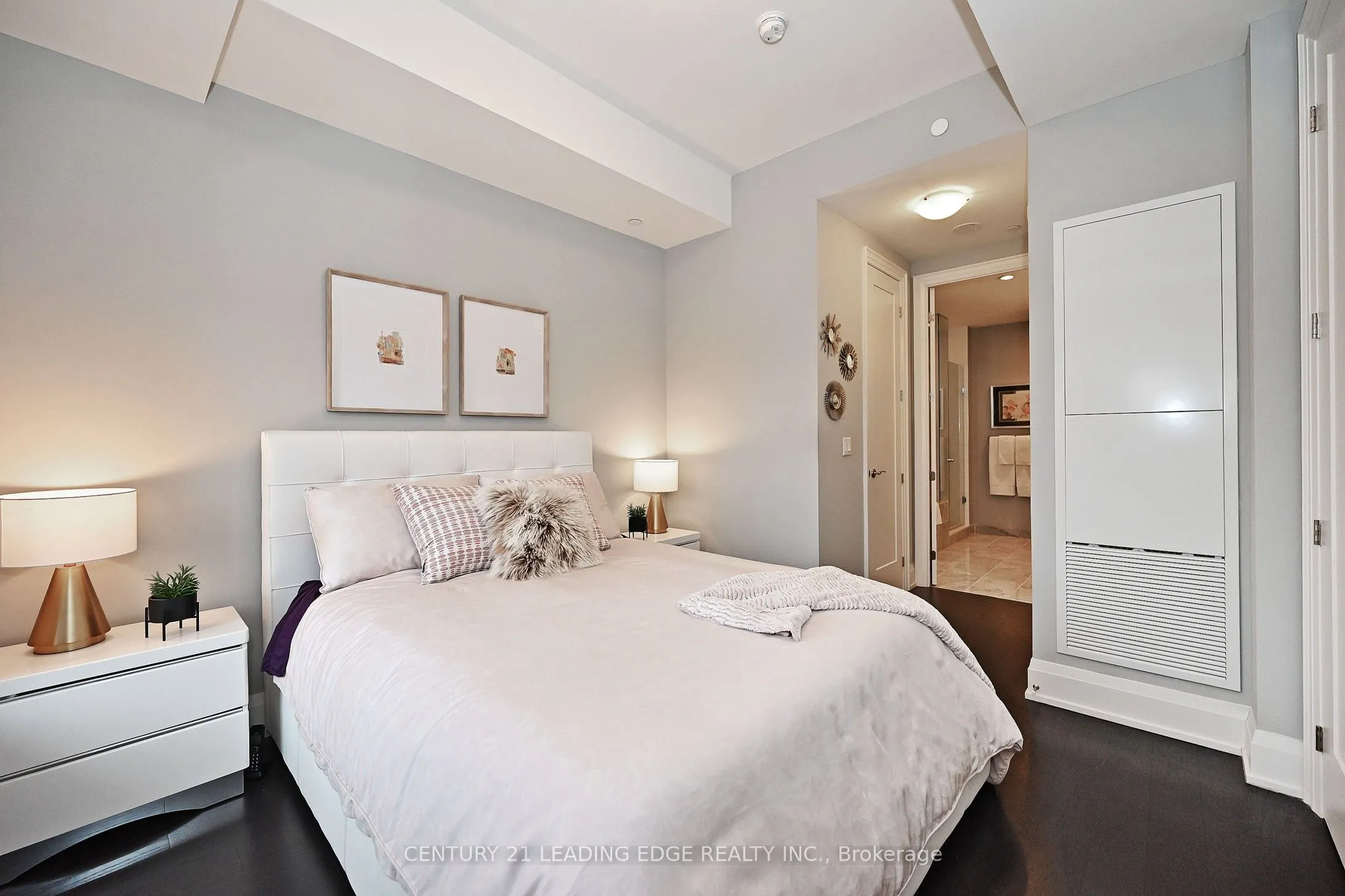20 Fred Varley Drive, #324