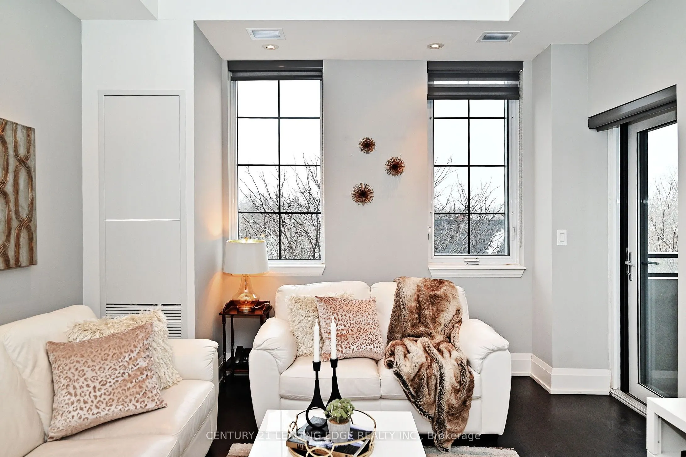 20 Fred Varley Drive, #324