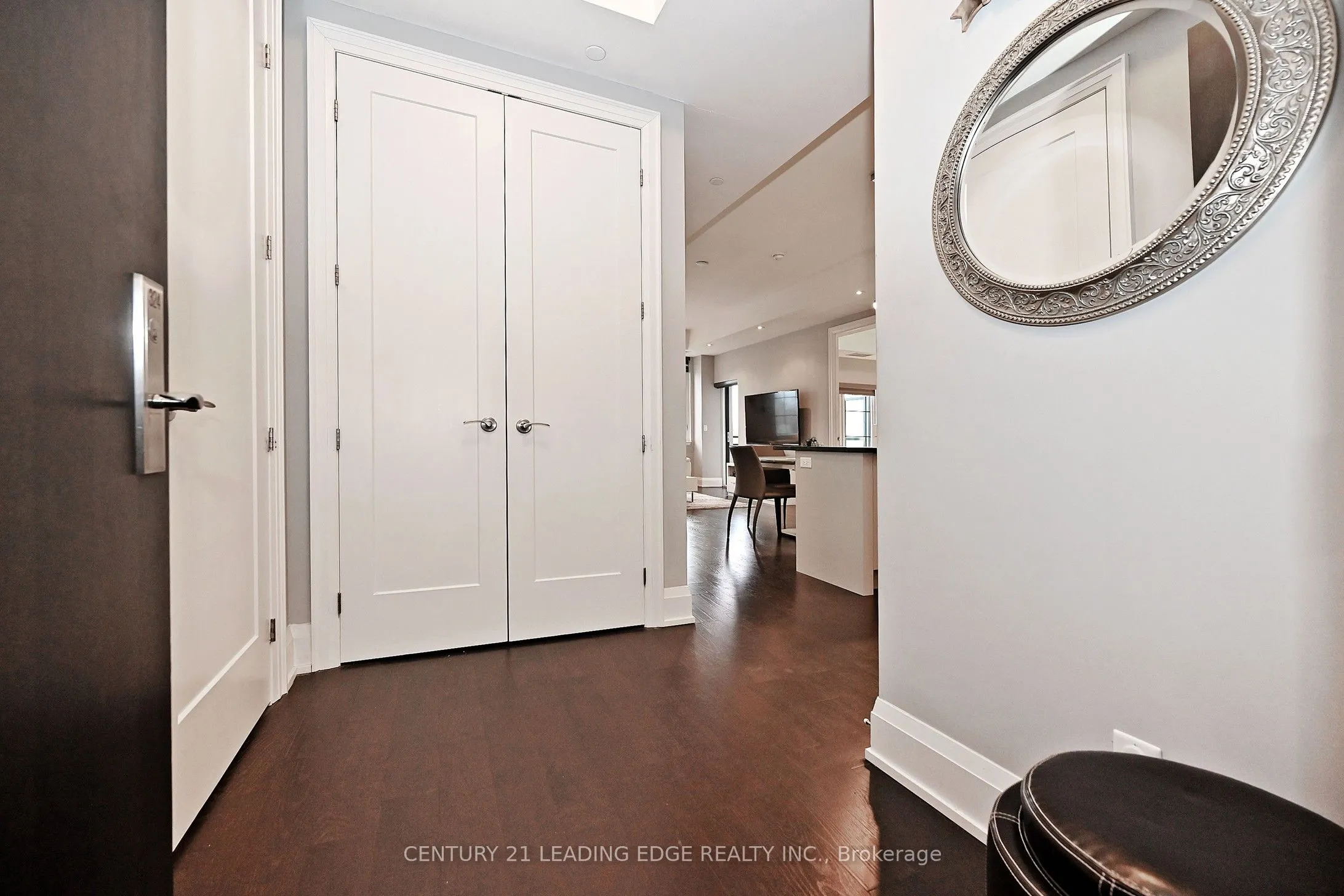 20 Fred Varley Drive, #324