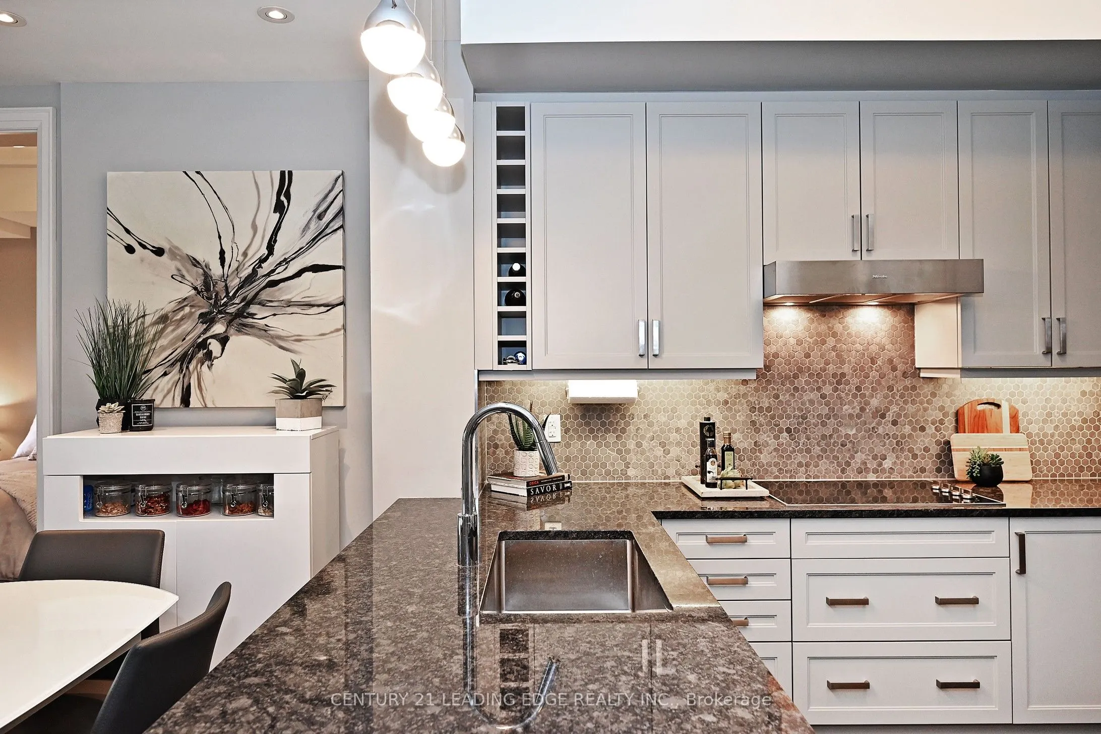 20 Fred Varley Drive, #324