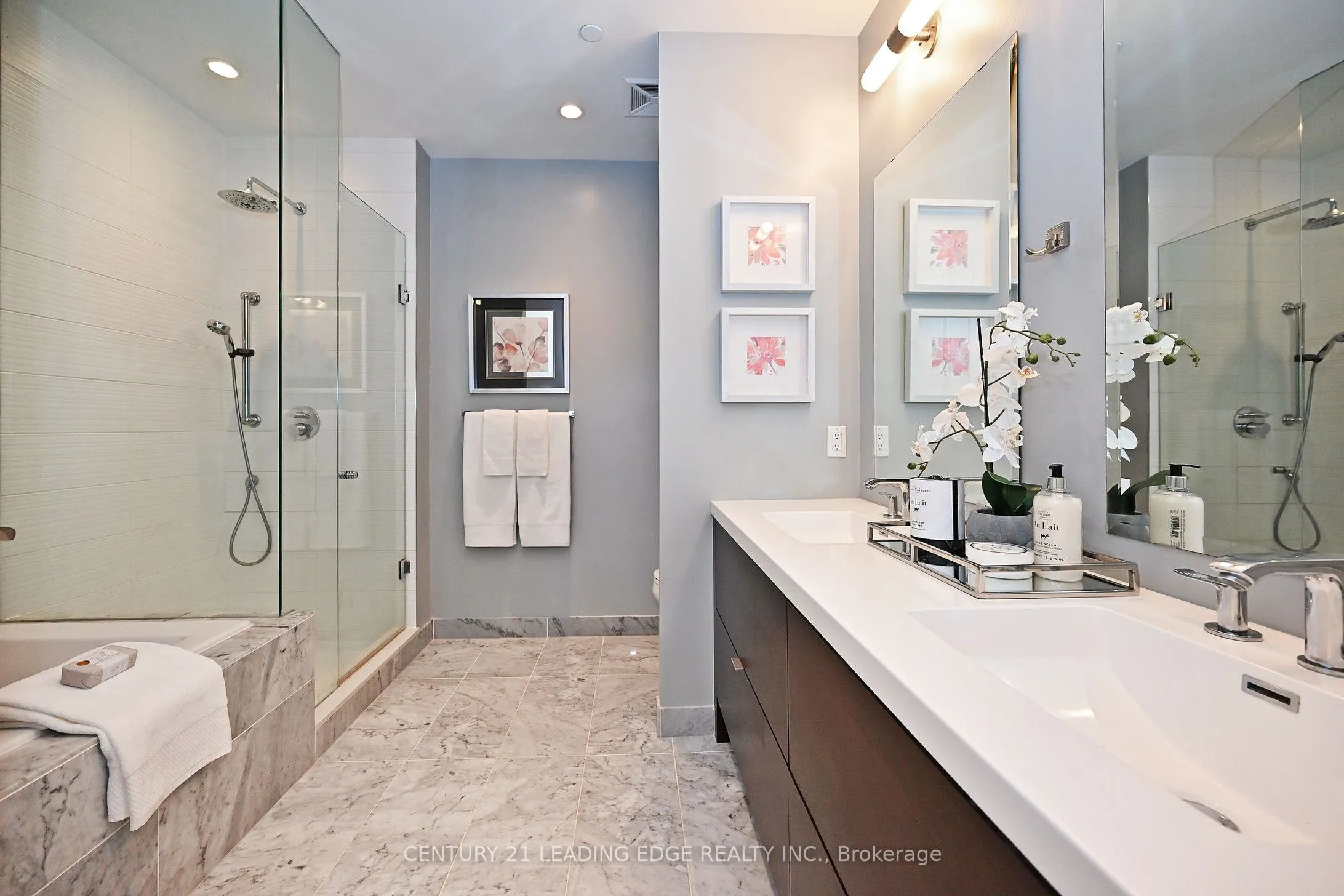 20 Fred Varley Drive, #324
