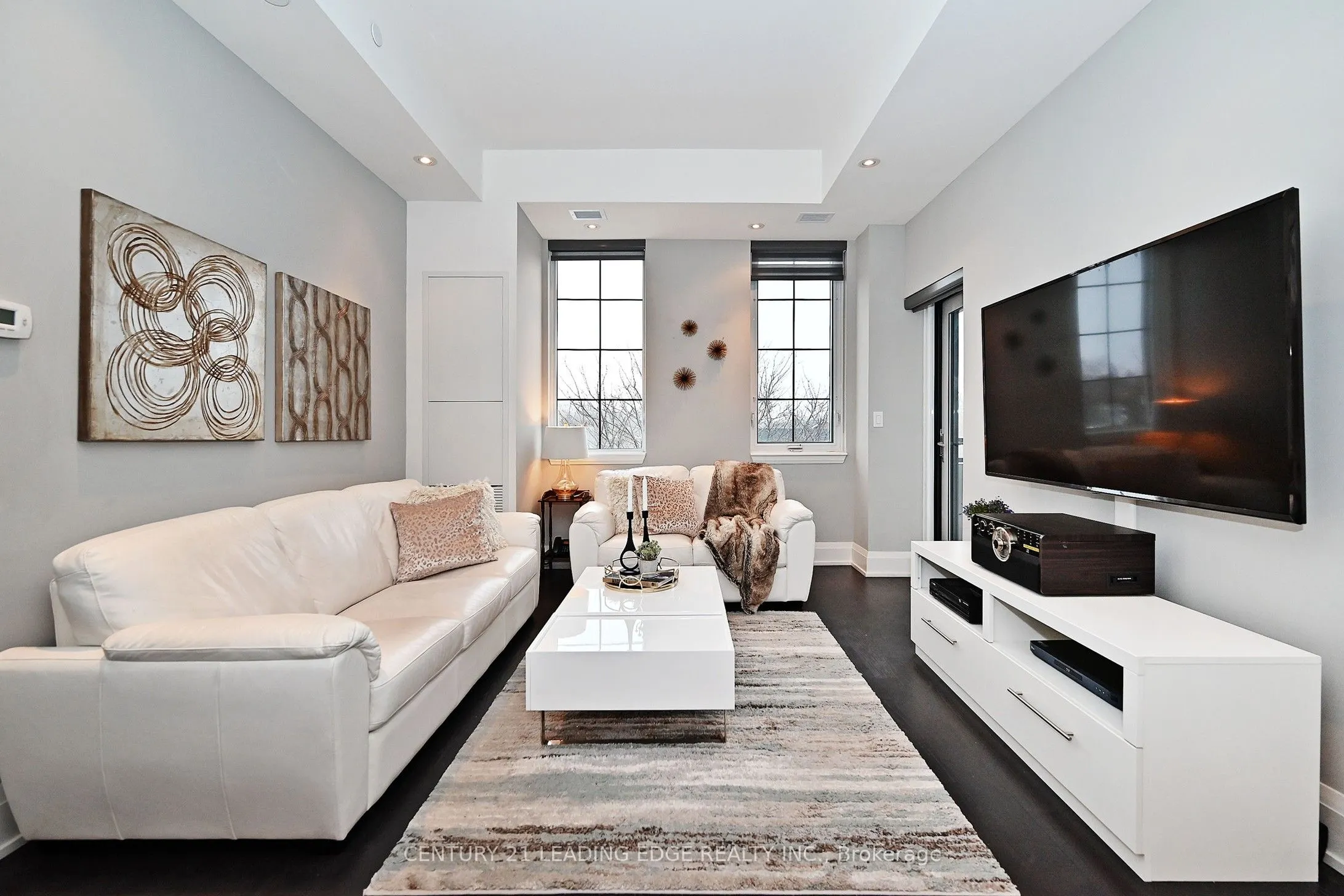 20 Fred Varley Drive, #324