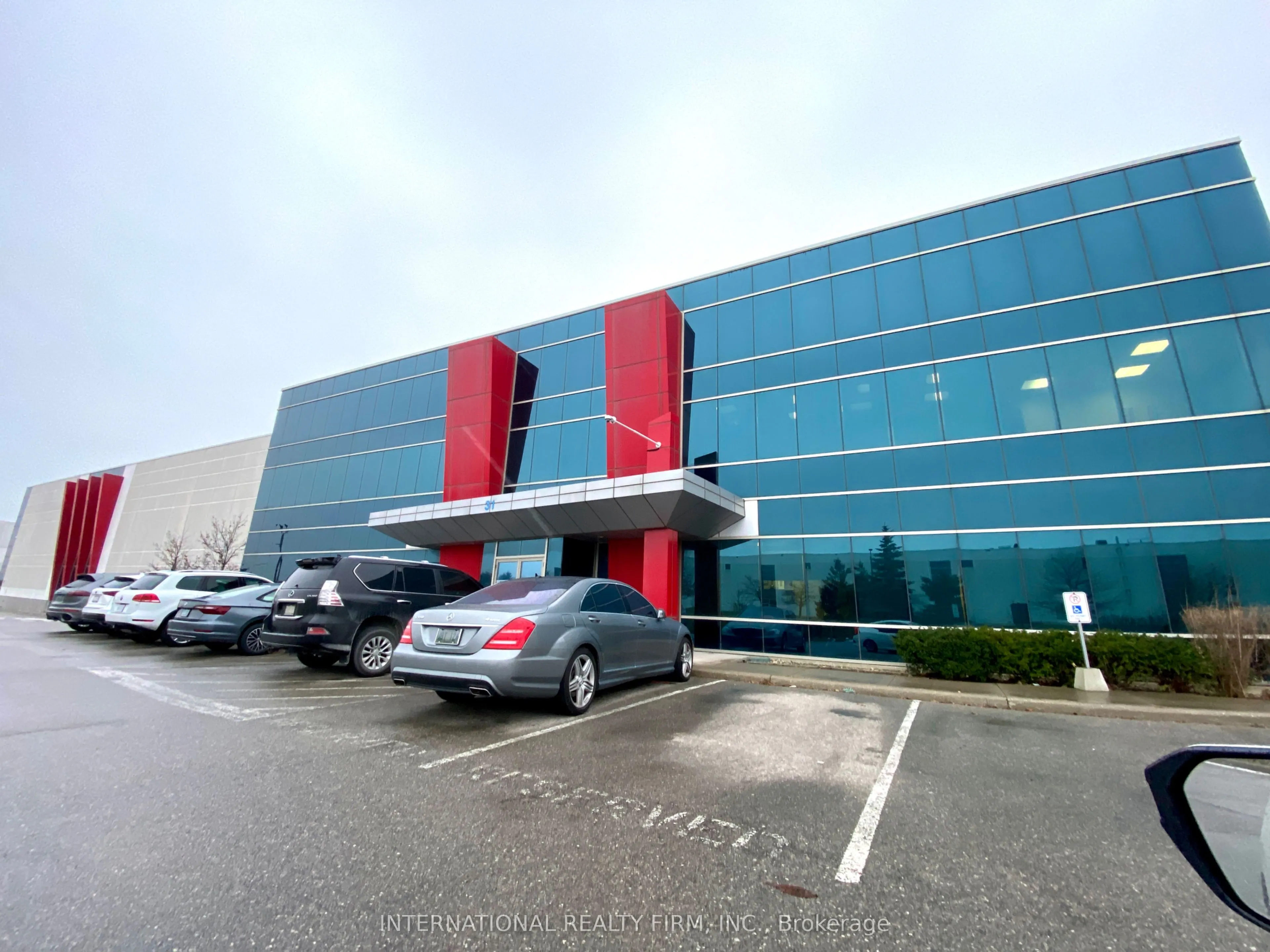 31 Conair Parkway, #1B