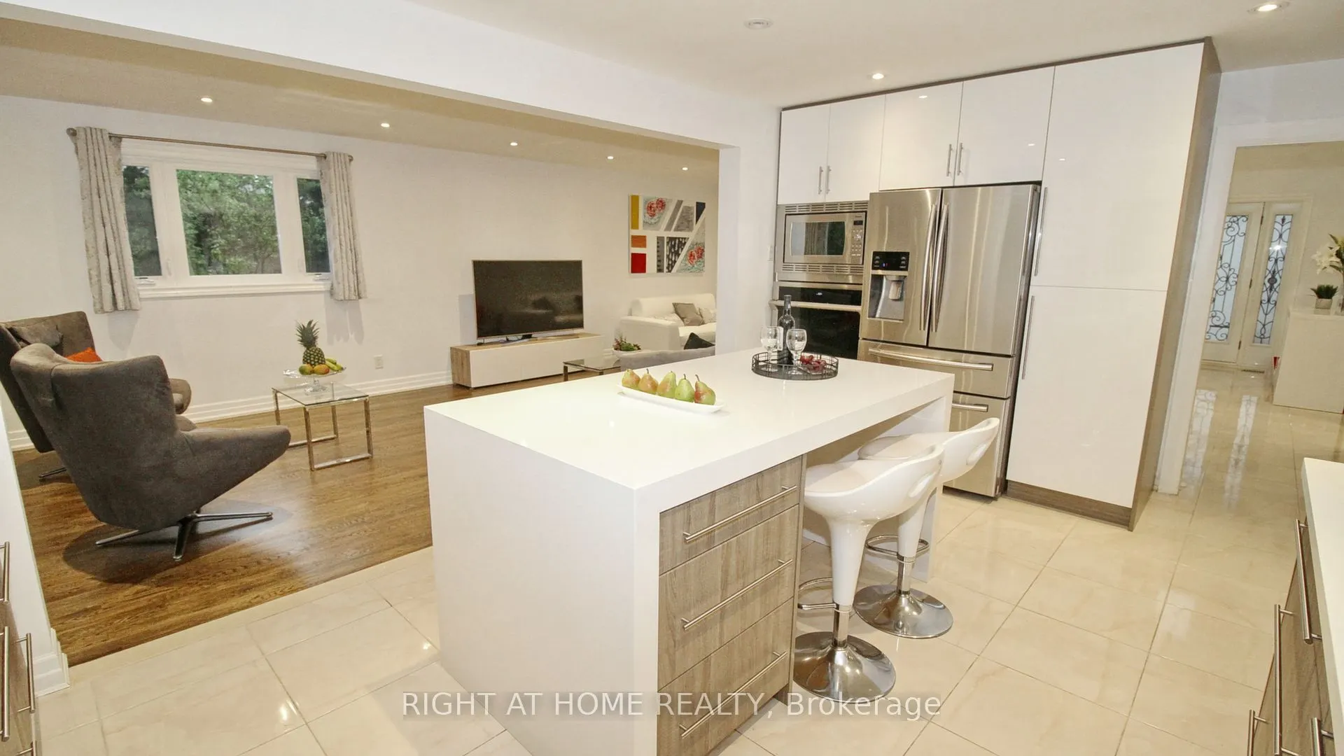 304 Firglen Ridge
