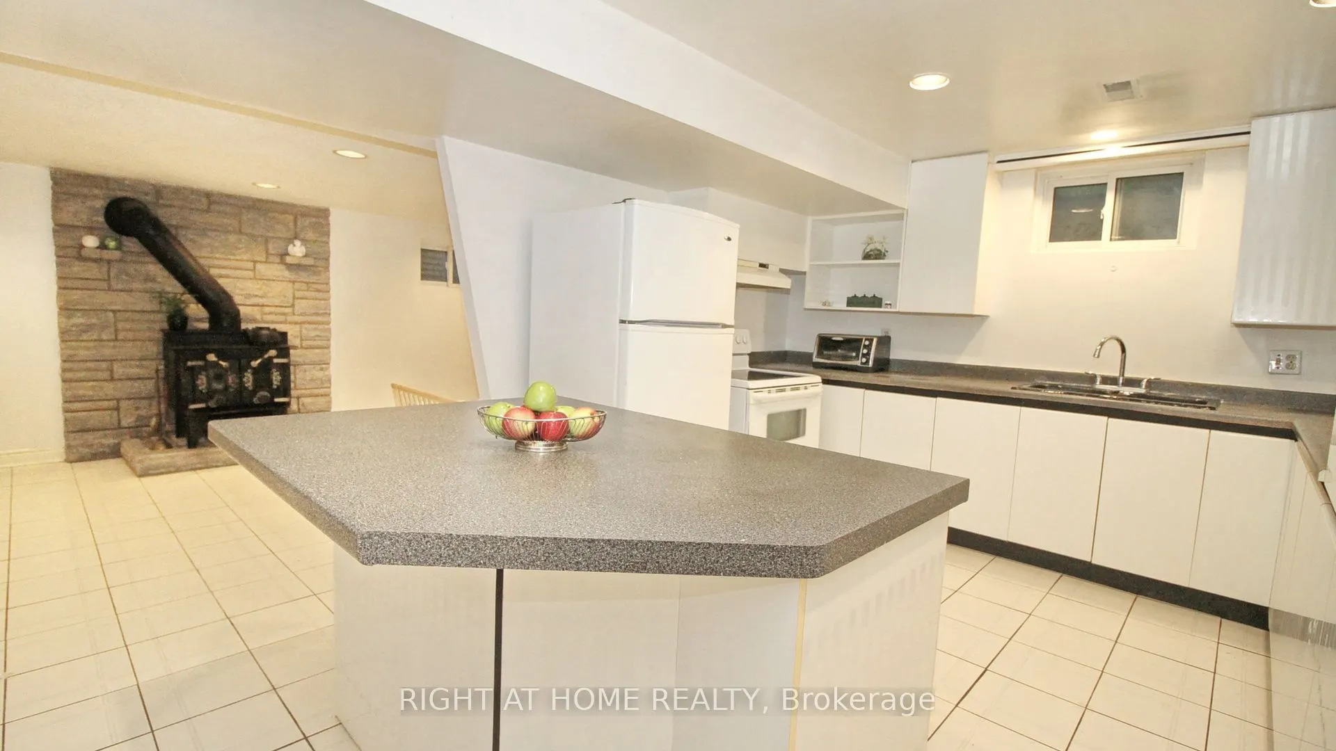 304 Firglen Ridge