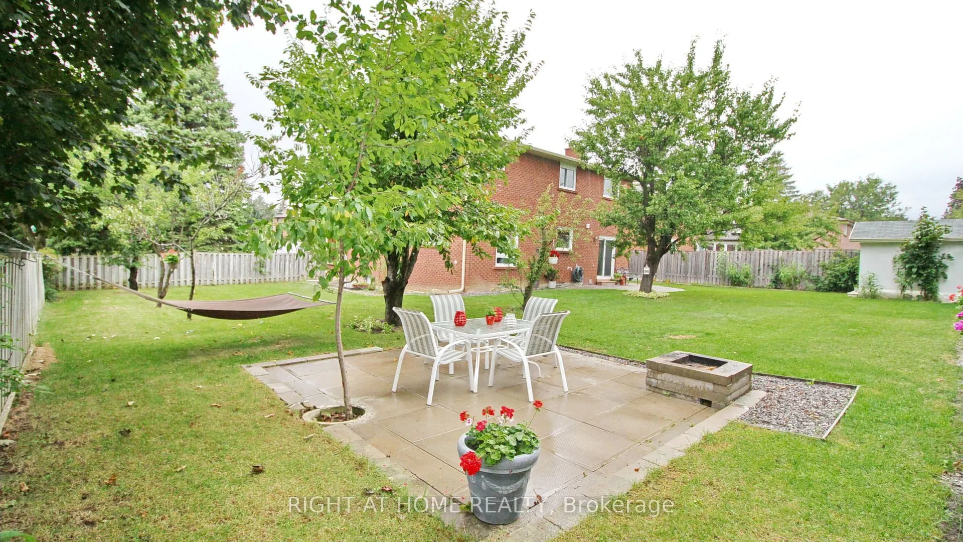 304 Firglen Ridge