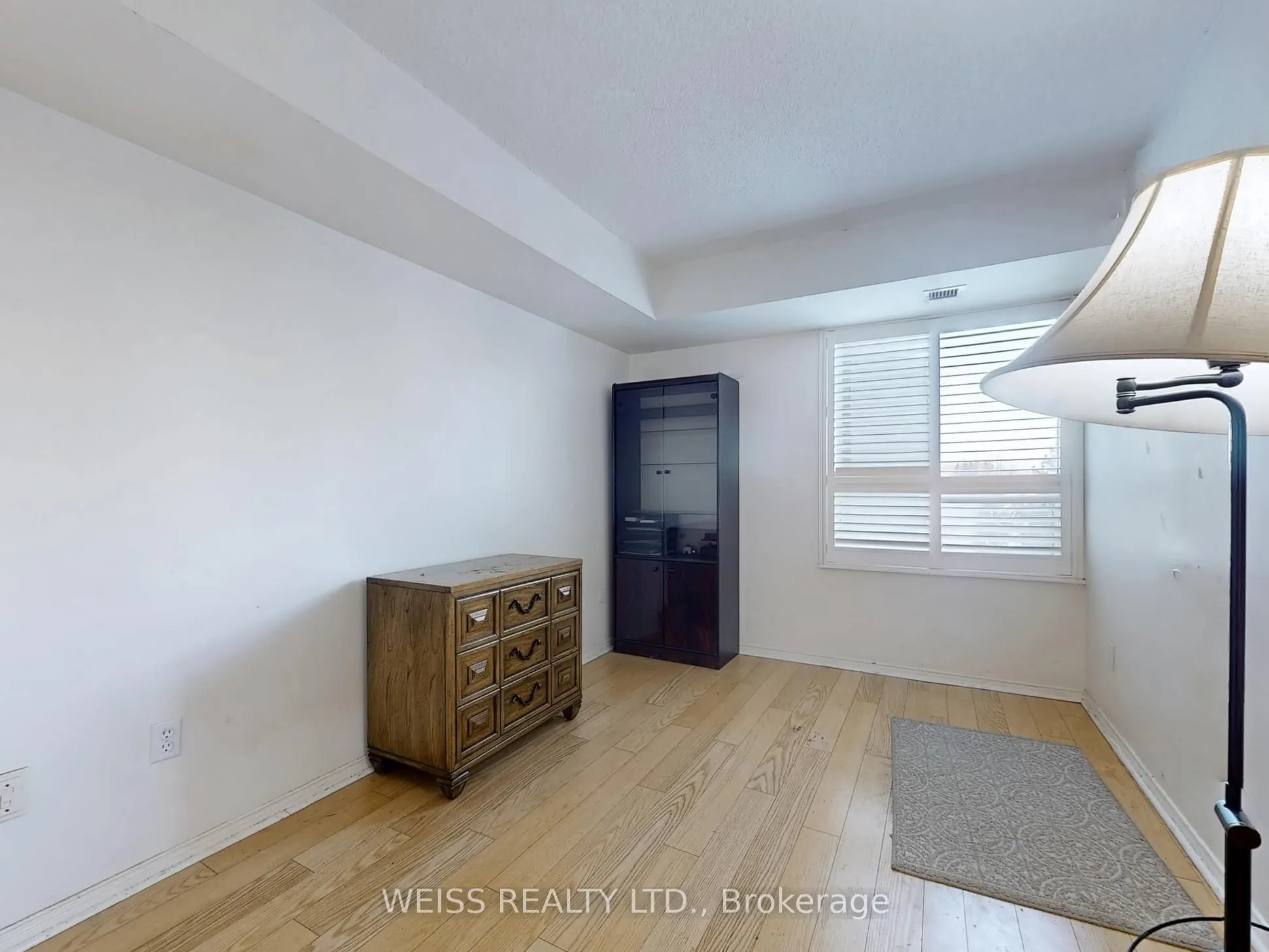 11 Townsgate Drive #401